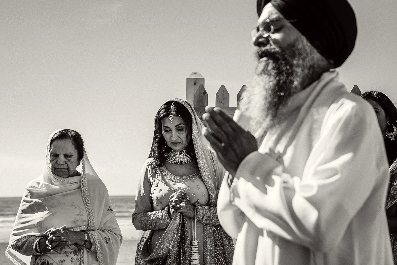 Newport_Wedding_Photographer_RaAj_Gallery_19.jpg