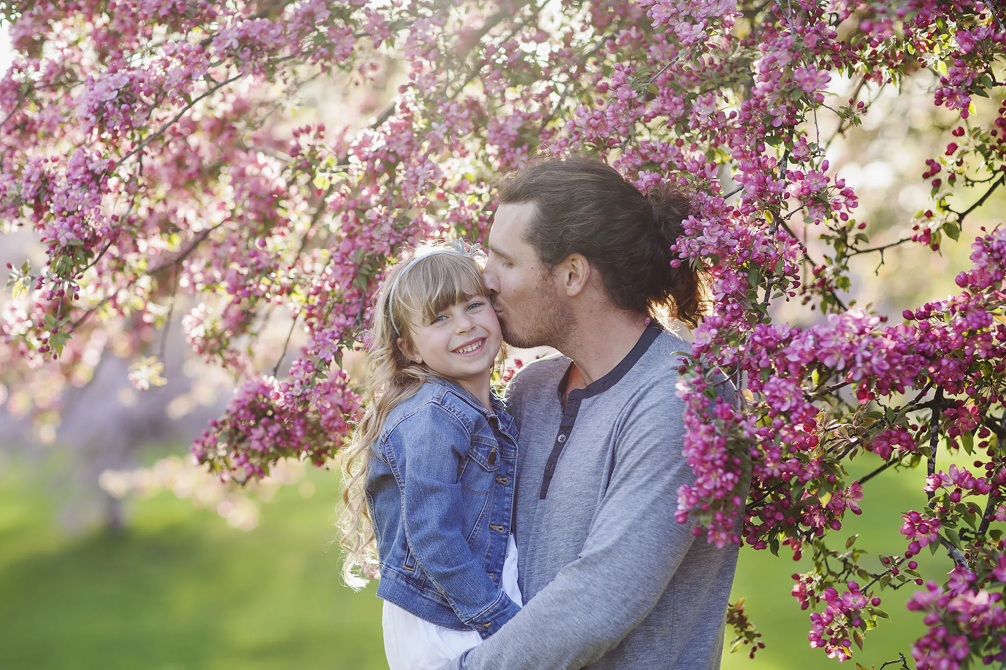 London Ontario Family Photographer | Spring Blossom Mini Sessions