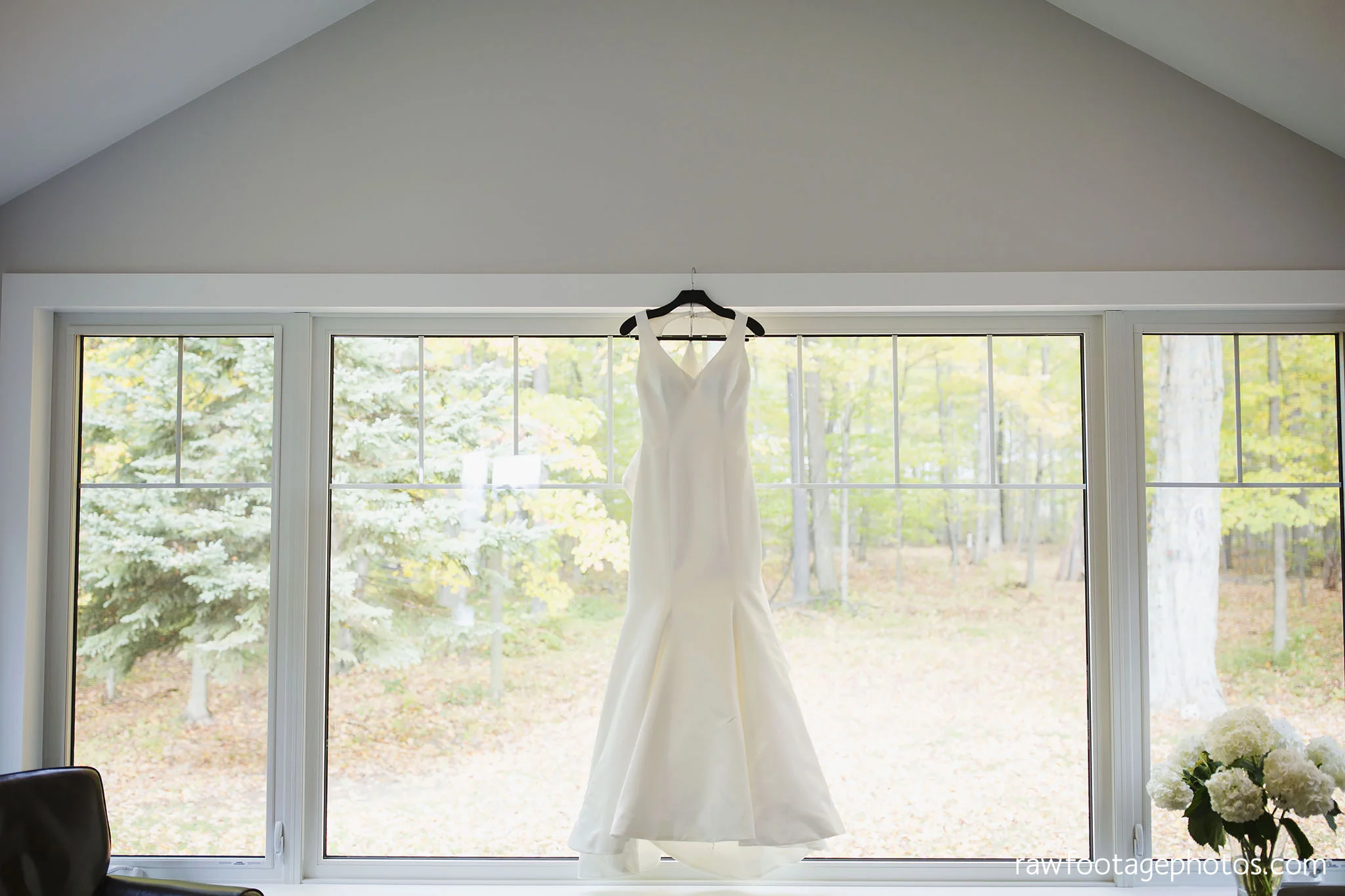 london_ontario_wedding_photos-fall_wedding_photography-raw_footage_photography-elm_hurst_inn_wedding005.jpg
