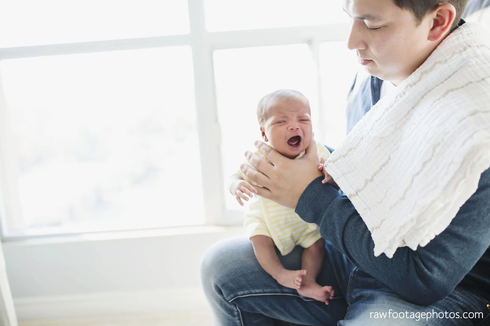 London_Ontario_Photographer-Newborn_Lifestyle_Photography-Baby-Photos-Lifestyle_Photographer-Raw_Footage_Photography-In_Home_Newborn_Session007.jpg