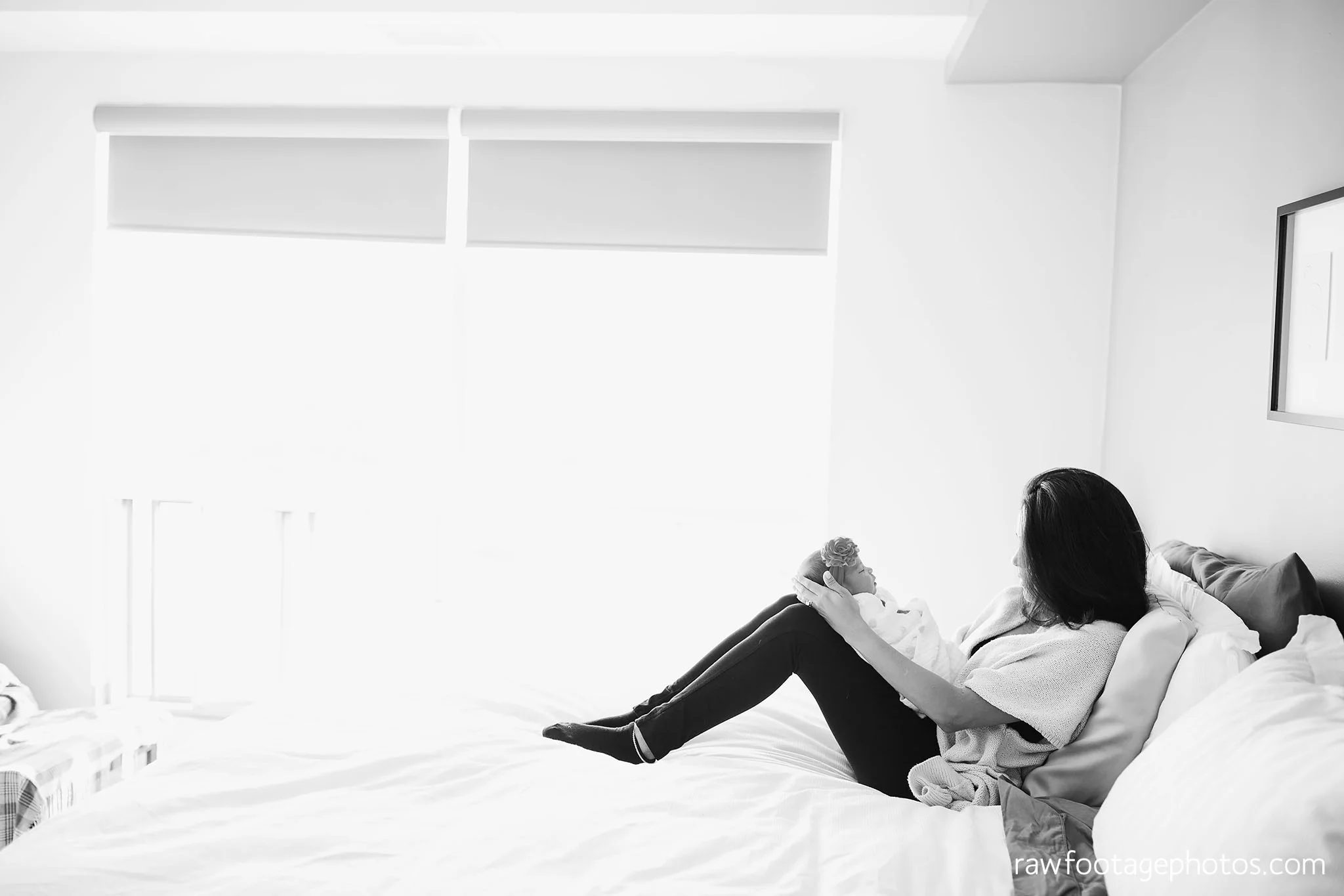 London_Ontario_Photographer-Newborn_Lifestyle_Photography-Baby-Photos-Lifestyle_Photographer-Raw_Footage_Photography-In_Home_Newborn_Session024.jpg