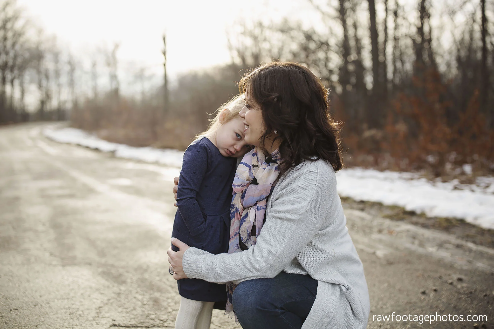 London_Ontario_Maternity_Photographer-Maternity_Session-Family_Photography-Winter_Photos-Raw_Footage_Photography012.jpg
