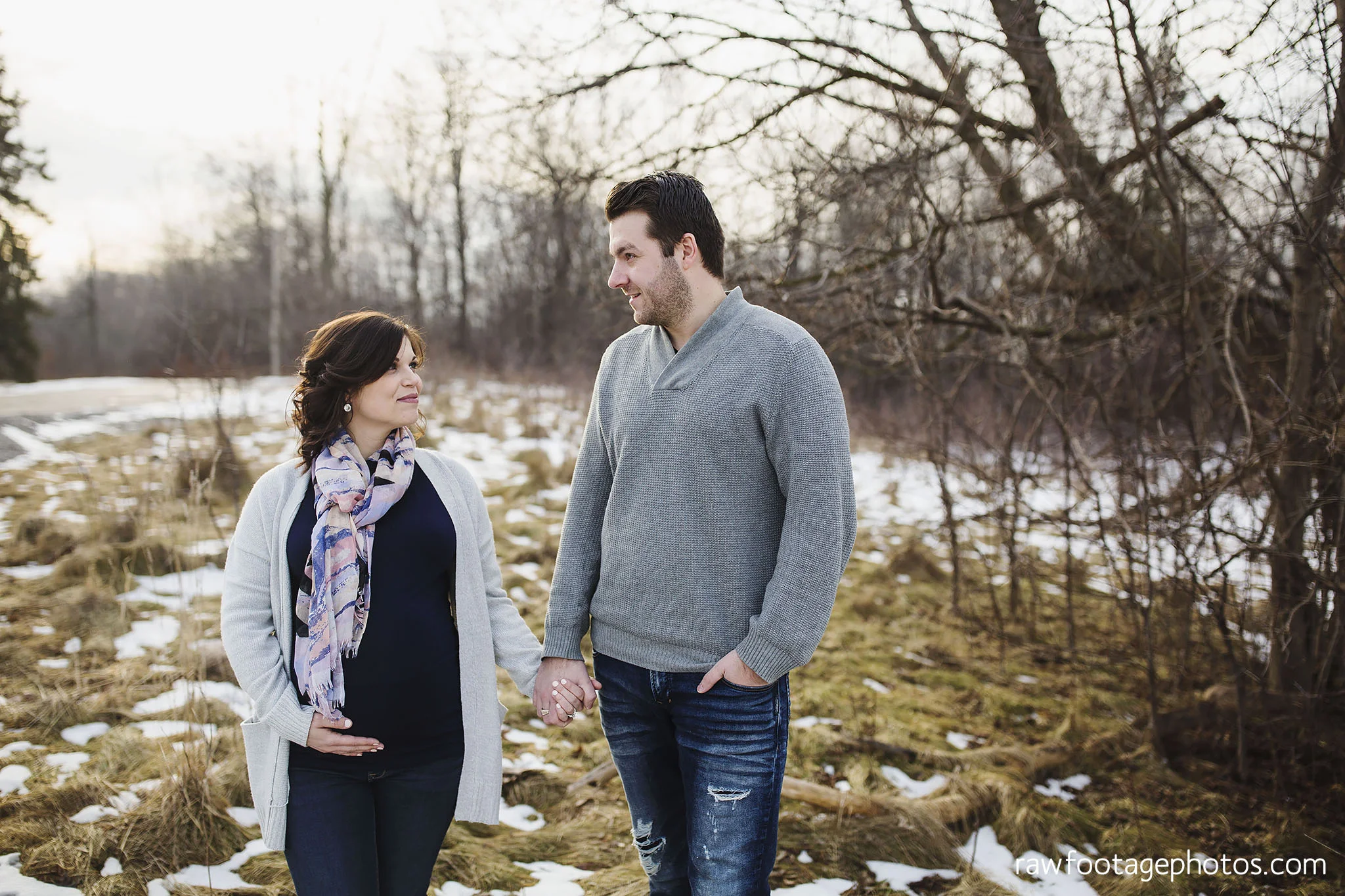 London_Ontario_Maternity_Photographer-Maternity_Session-Family_Photography-Winter_Photos-Raw_Footage_Photography027.jpg