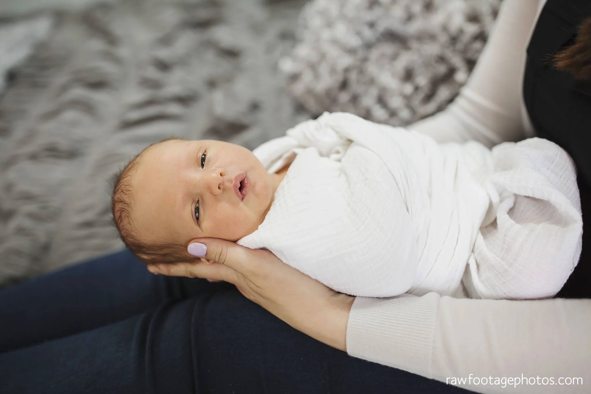 london_ontario_newborn_photographer-lifestyle_newborn_photography-in_home_newborn_session-raw_footage_photography010.jpg