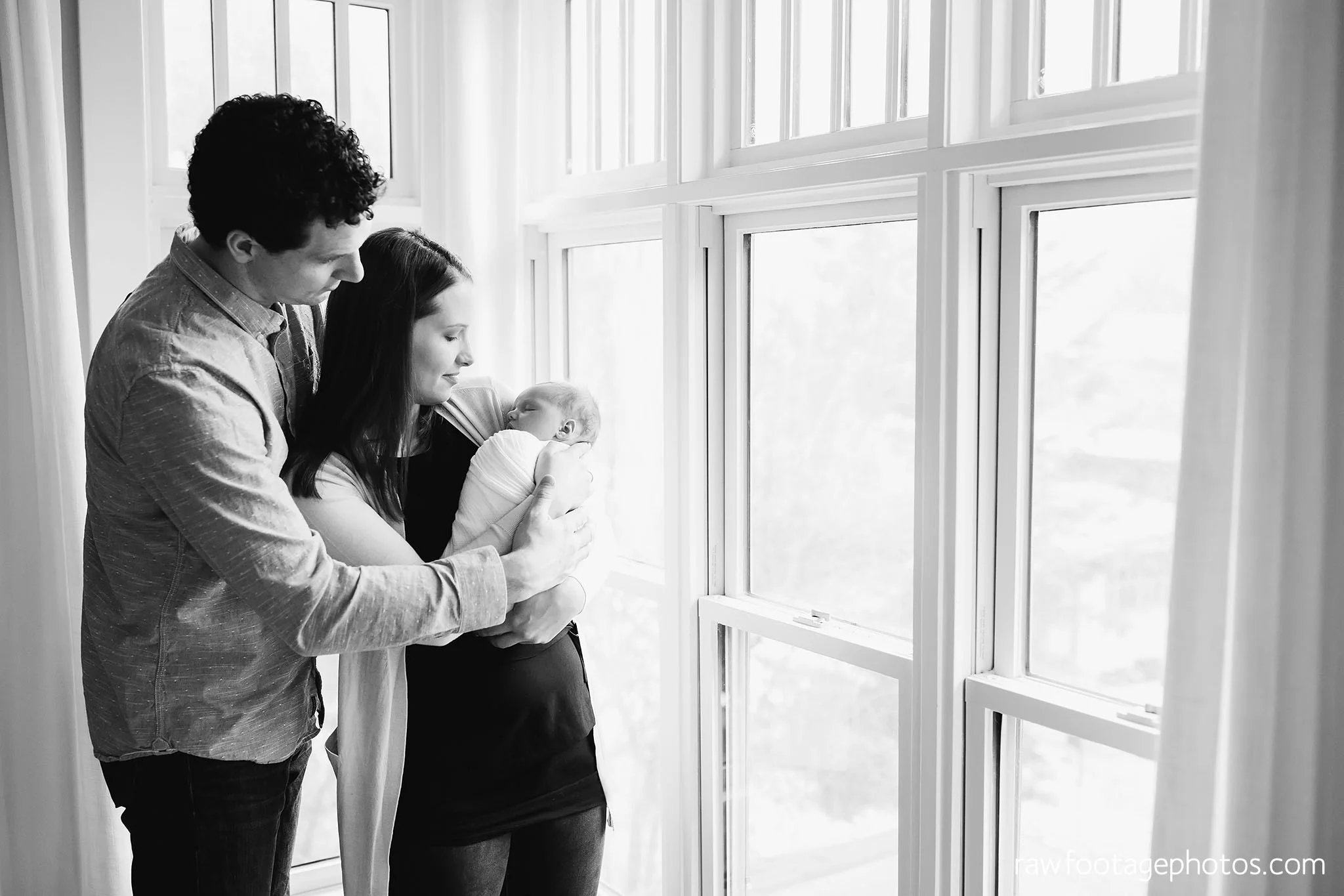 london_ontario_newborn_photographer-lifestyle_newborn_photography-in_home_newborn_session-raw_footage_photography017.jpg