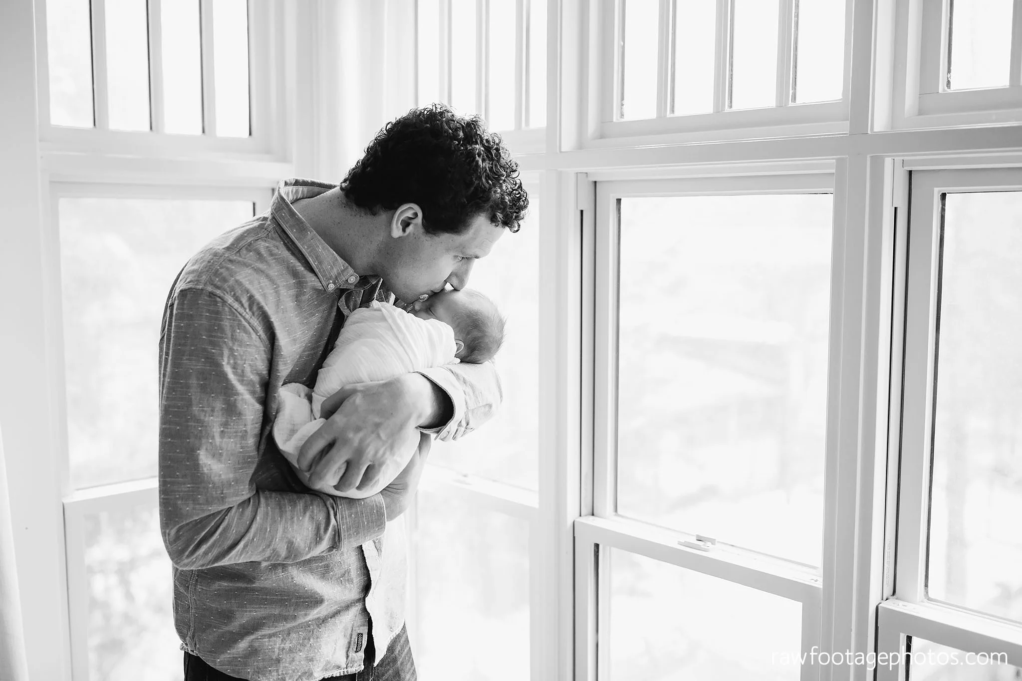 london_ontario_newborn_photographer-lifestyle_newborn_photography-in_home_newborn_session-raw_footage_photography022.jpg