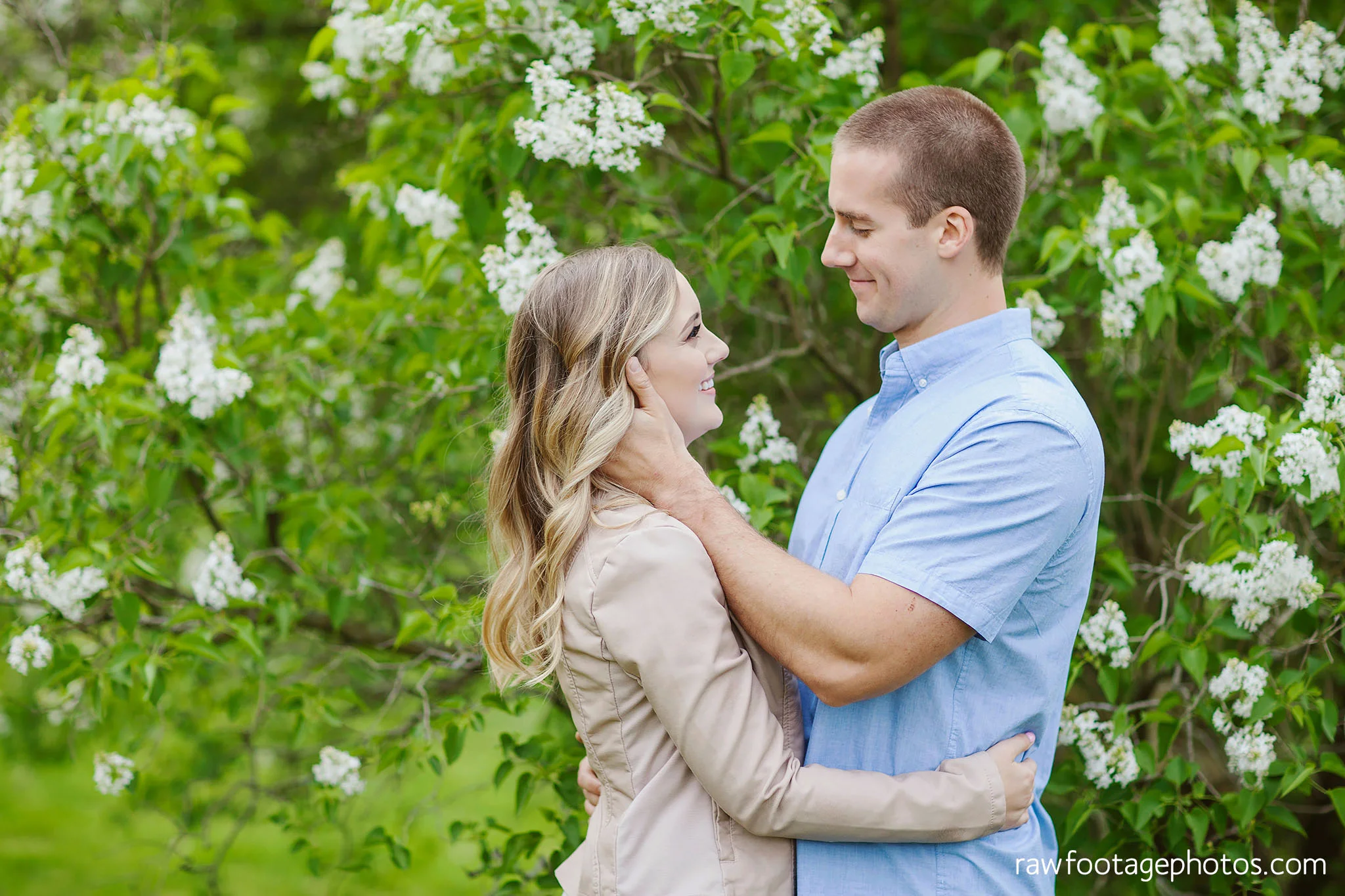 london_ontario_wedding_photographer-raw_footage_photography-engagement_session-engagement_photos-spring-blossoms-blooms010.jpg