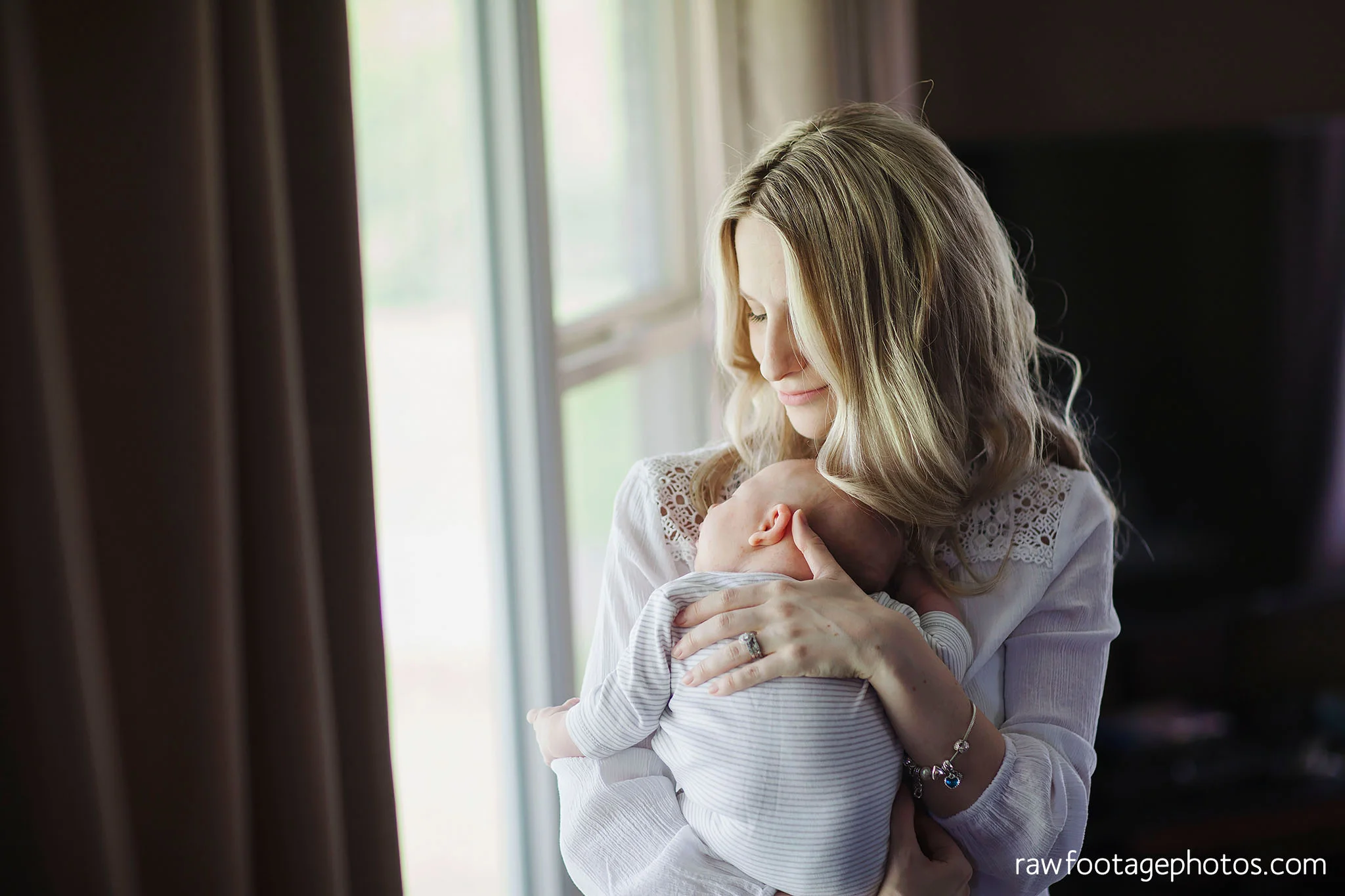 london-ontario-newborn-lifestyle-photographer020.jpg