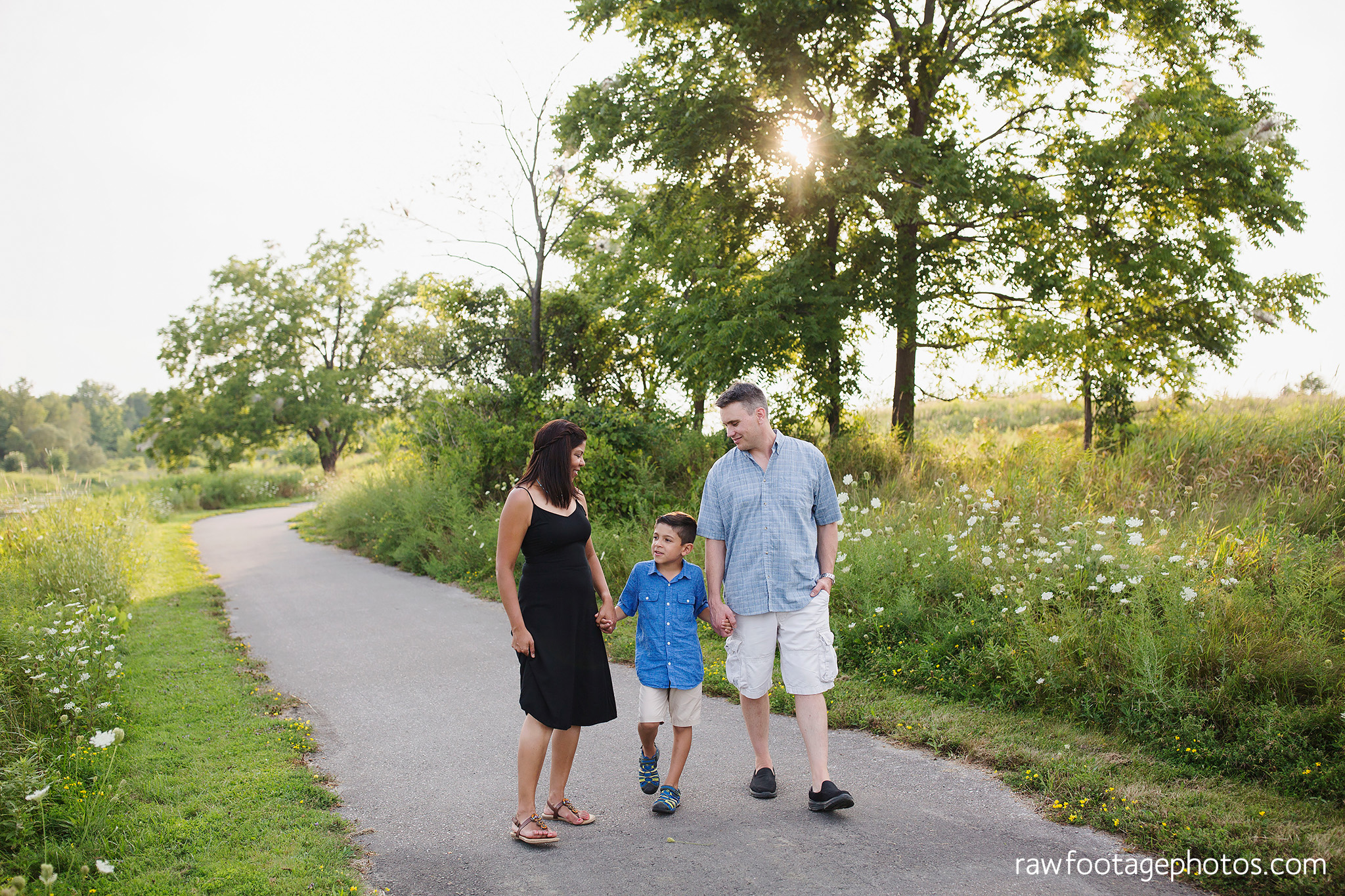 LONDON_ONTARIO_FAMILY_PHOTOGRAPHER-FALL_FAMILY_SESSION-RAW_FOOTAGE_PHOTOGRAPHY022.jpg
