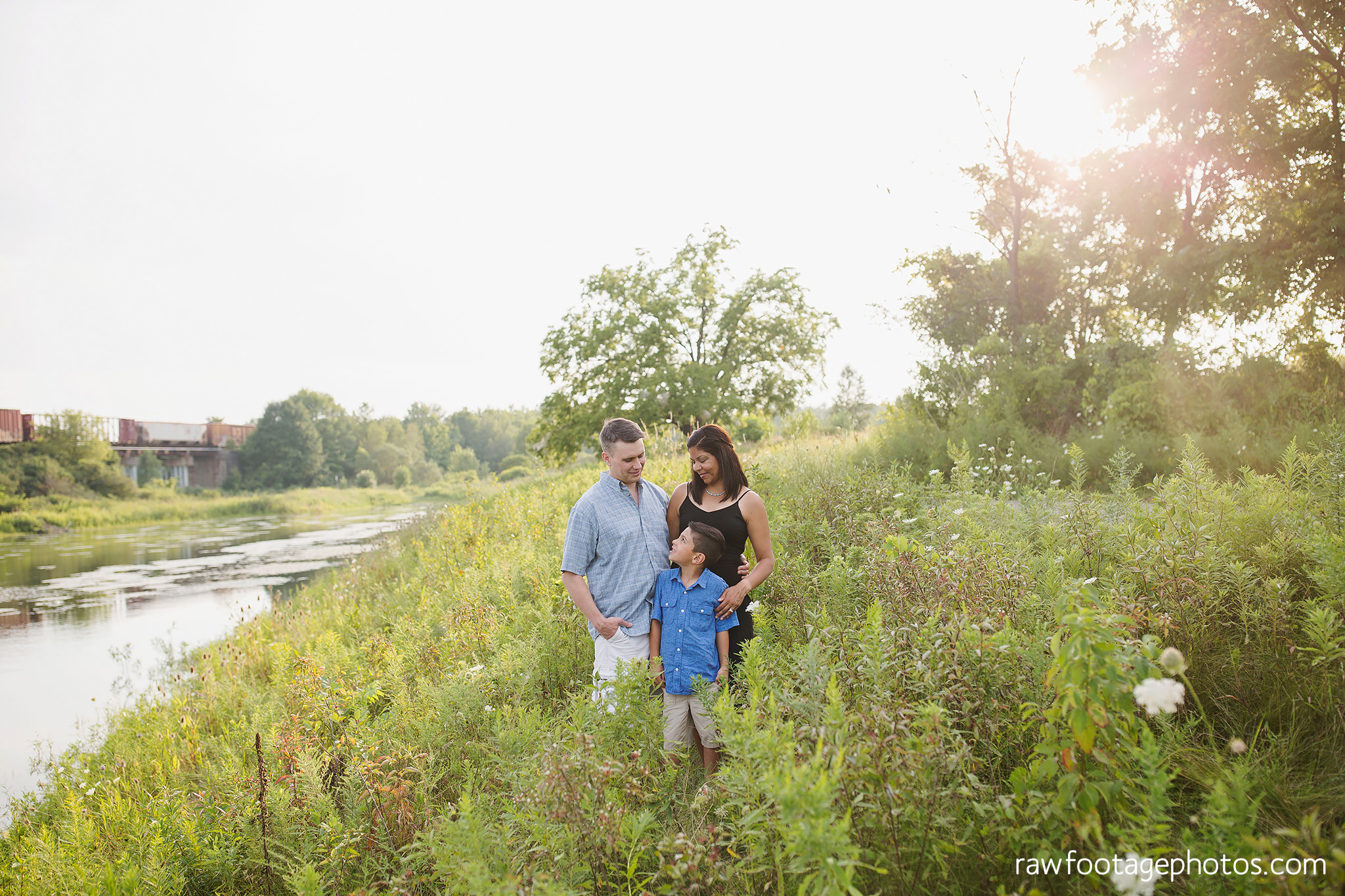 LONDON_ONTARIO_FAMILY_PHOTOGRAPHER-FALL_FAMILY_SESSION-RAW_FOOTAGE_PHOTOGRAPHY020.jpg