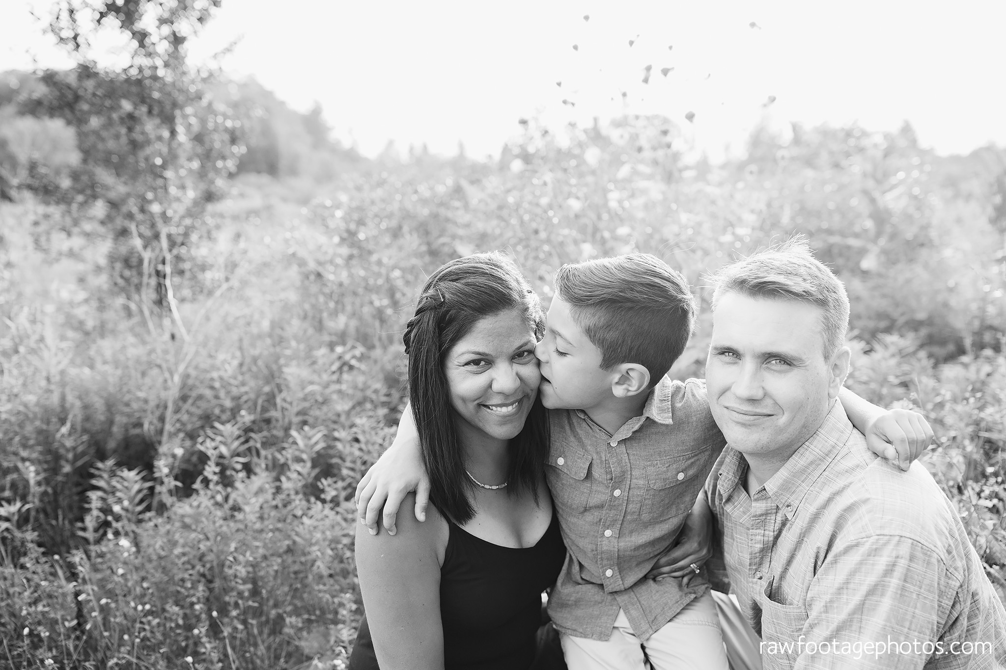 LONDON_ONTARIO_FAMILY_PHOTOGRAPHER-FALL_FAMILY_SESSION-RAW_FOOTAGE_PHOTOGRAPHY014.jpg