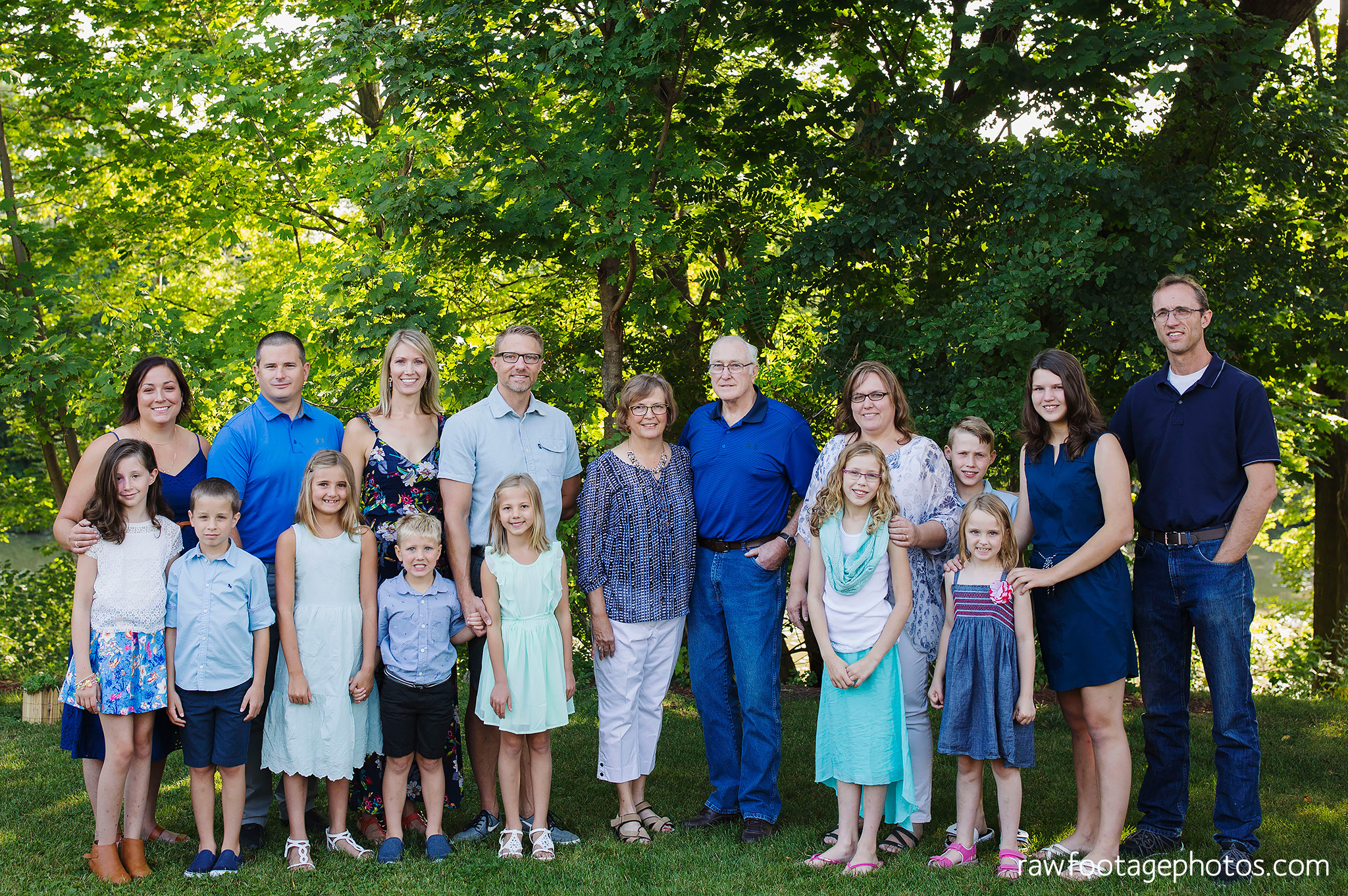 london_ontario_extended_family_backyard_session-raw_footage_photography019.jpg