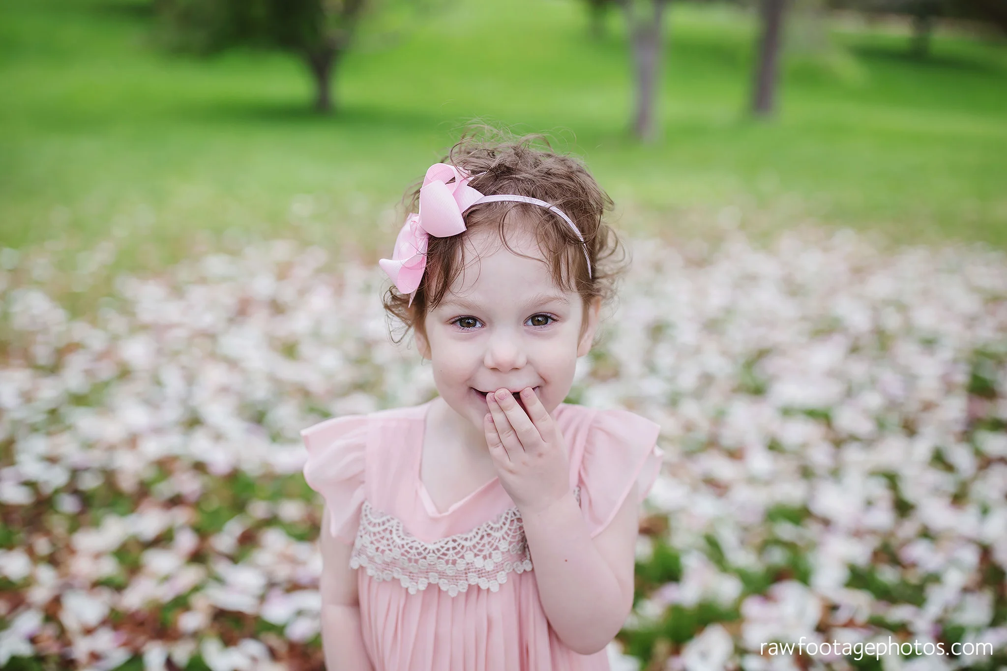 london_ontario_family_photographer-raw_footage_photography-spring_blossom_mini_sessions-magnolia-springbank_park006.jpg