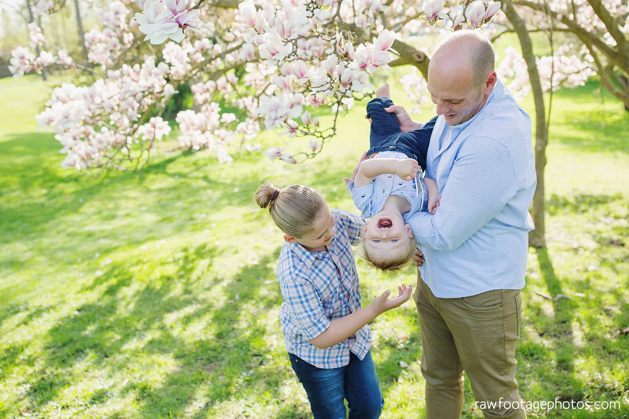 london_ontario_family_photographer-raw_footage_photography-spring_blossom_mini_sessions-magnolia-springbank_park019.jpg