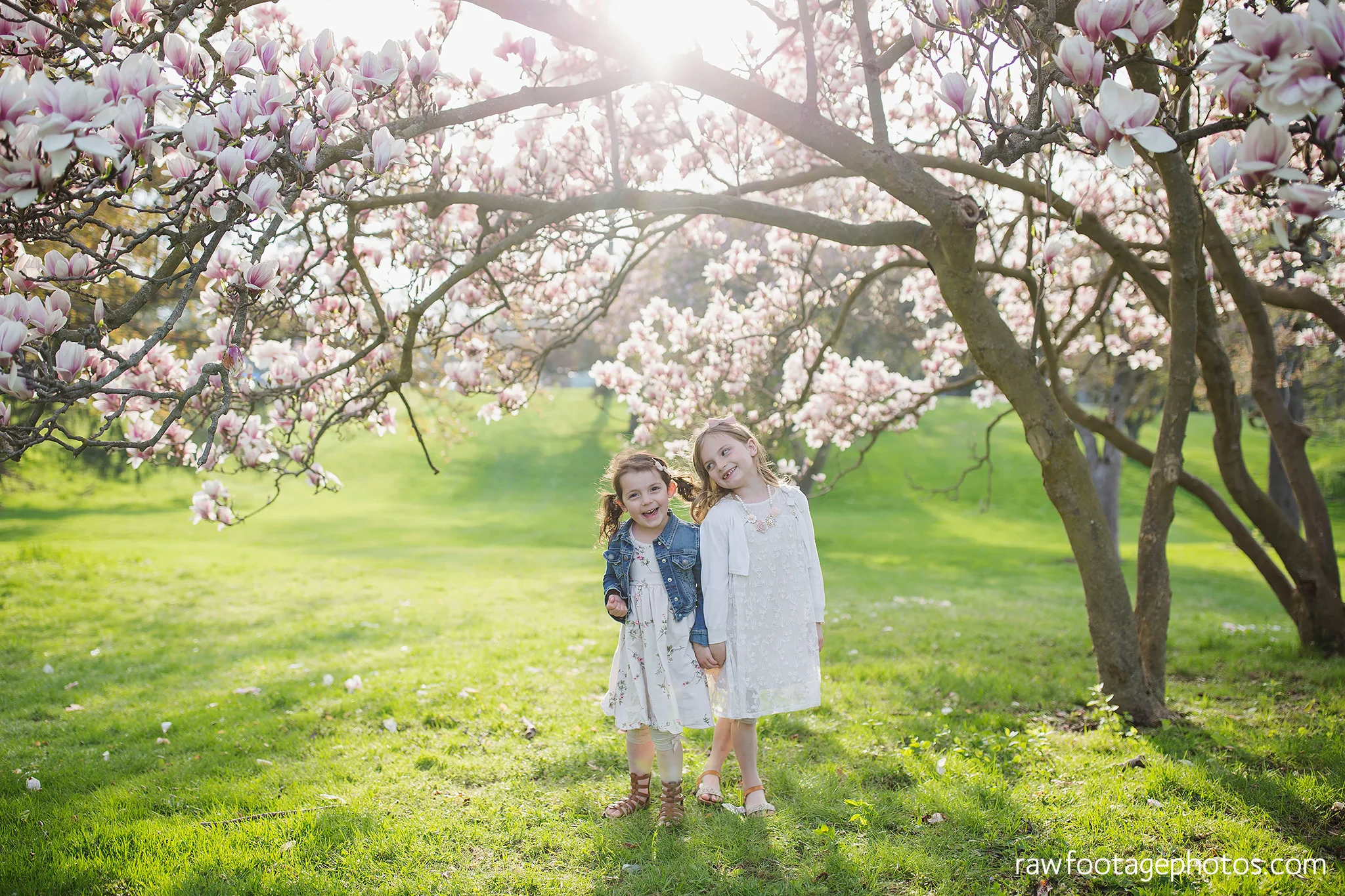 london_ontario_family_photographer-raw_footage_photography-spring_blossom_mini_sessions-magnolia-springbank_park032.jpg