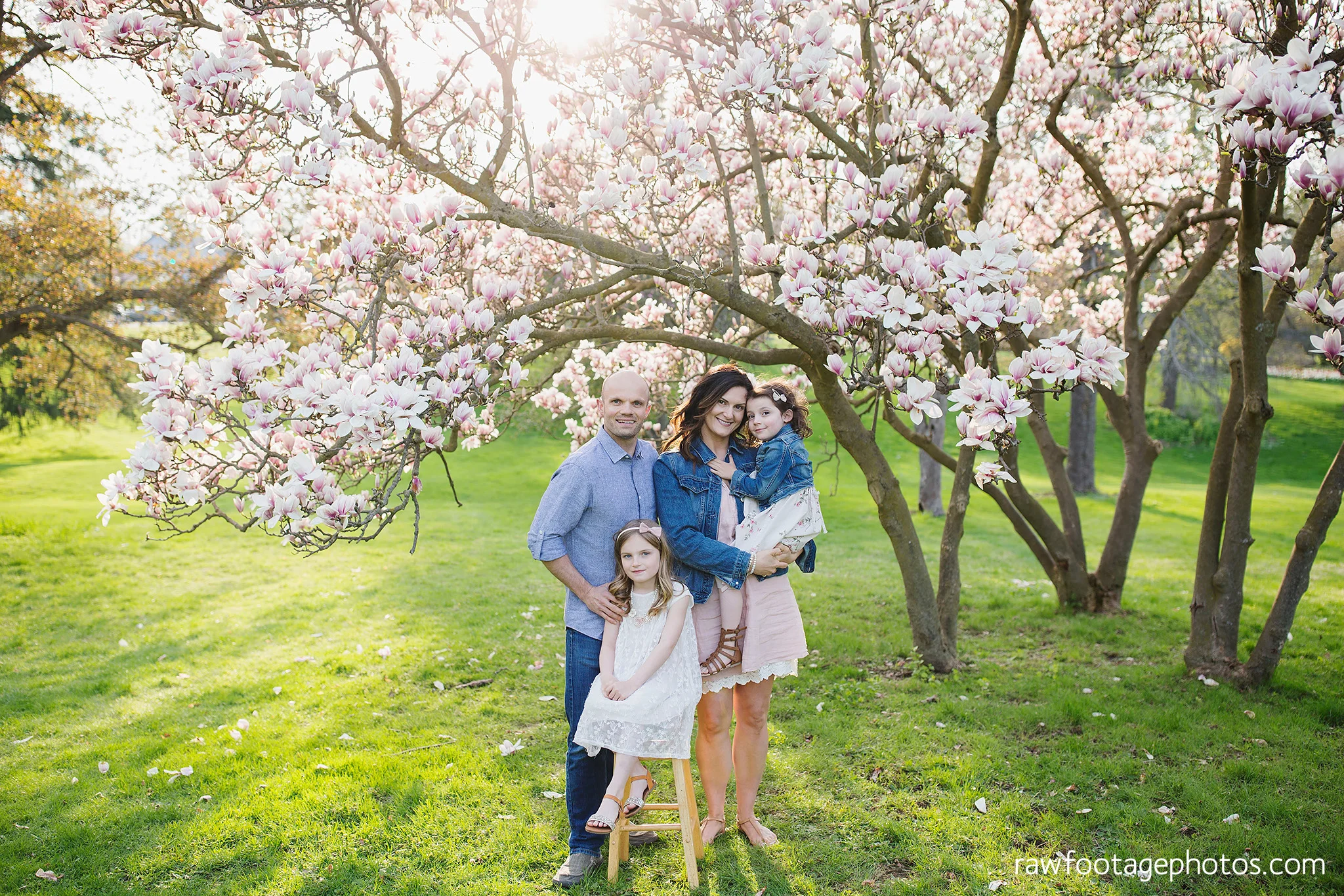 london_ontario_family_photographer-raw_footage_photography-spring_blossom_mini_sessions-magnolia-springbank_park036.jpg