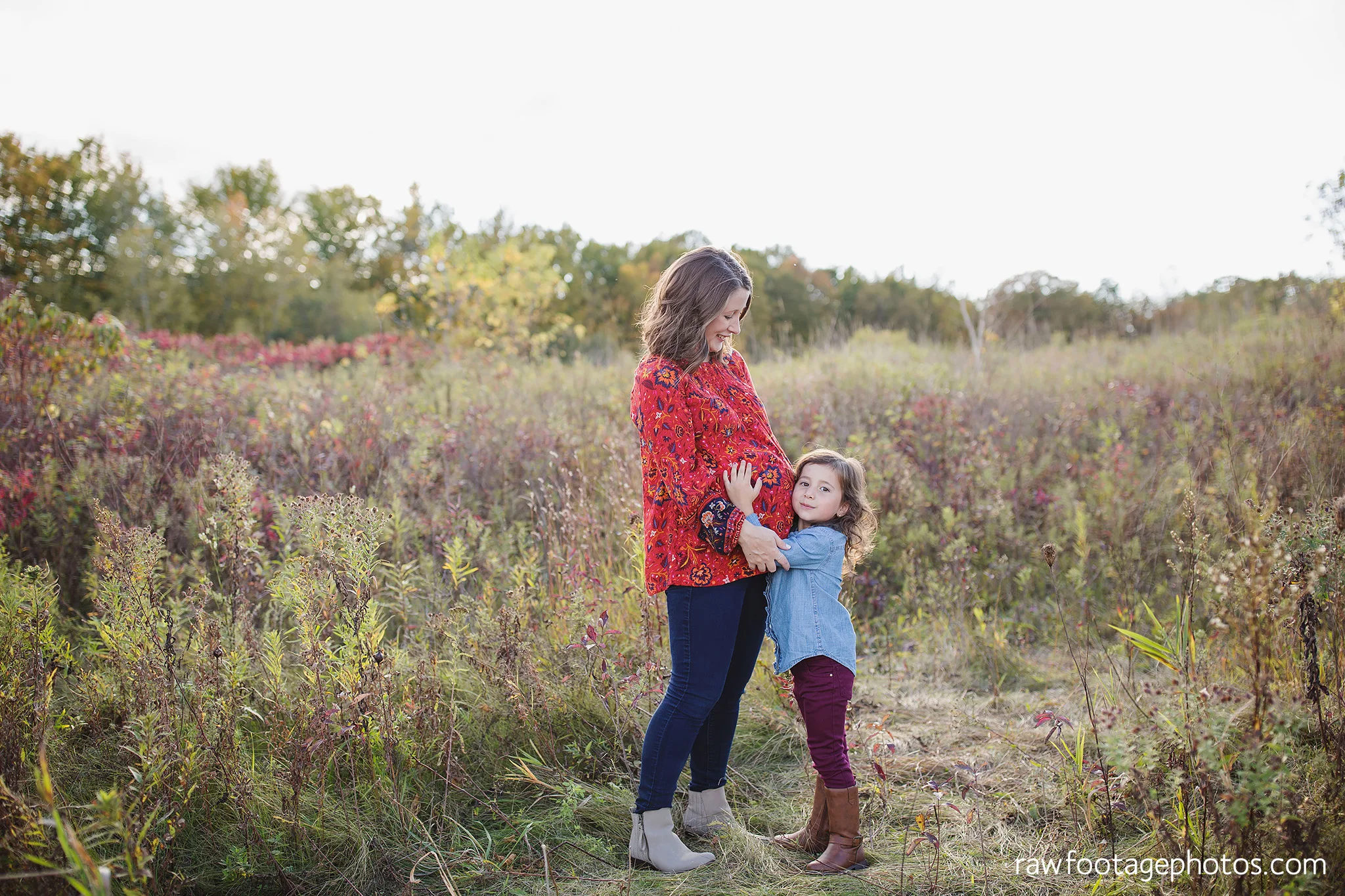 london_ontario_family_photographer-golden_hour_maternity_session-raw_footage_photography004.jpg
