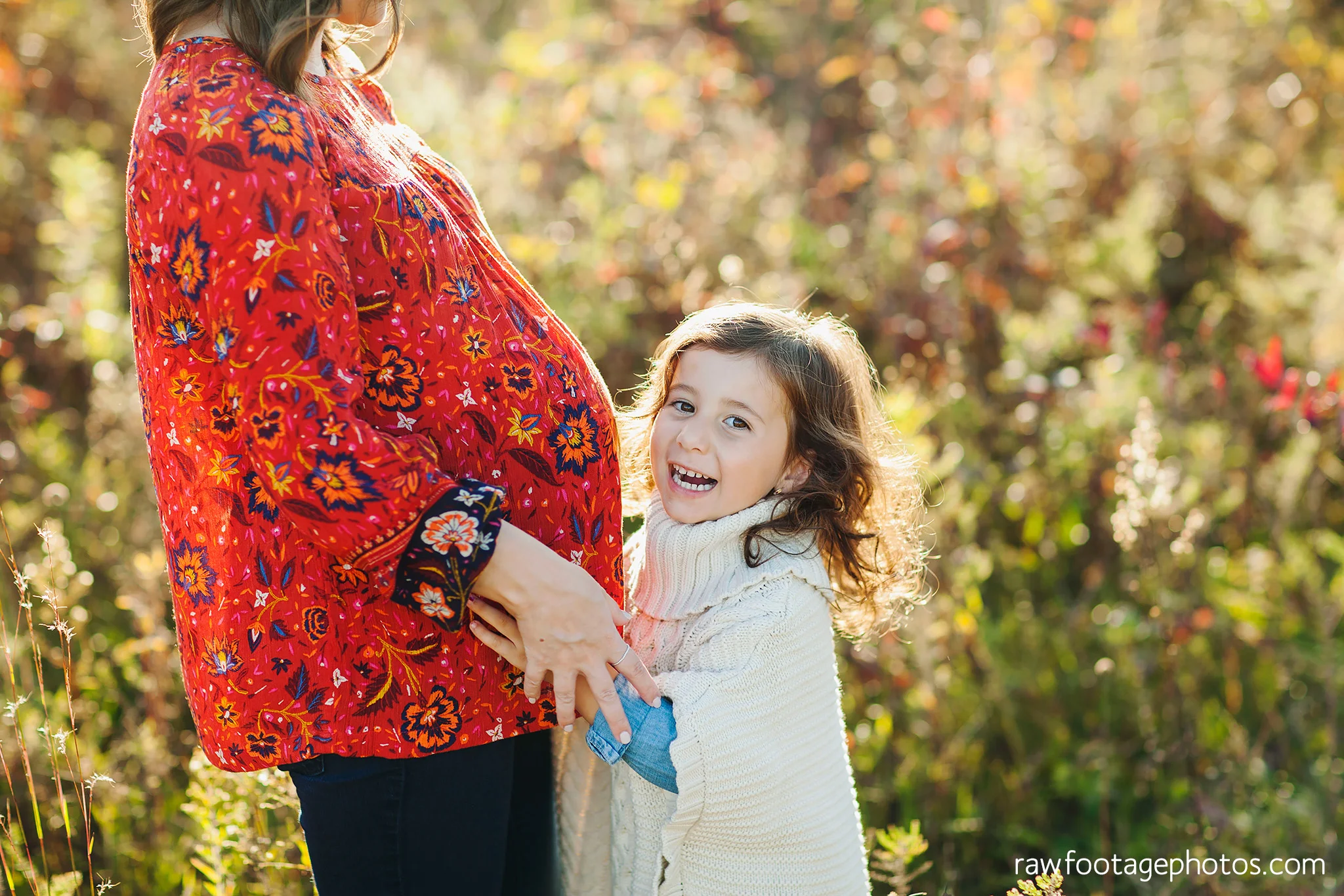 london_ontario_family_photographer-golden_hour_maternity_session-raw_footage_photography027.jpg