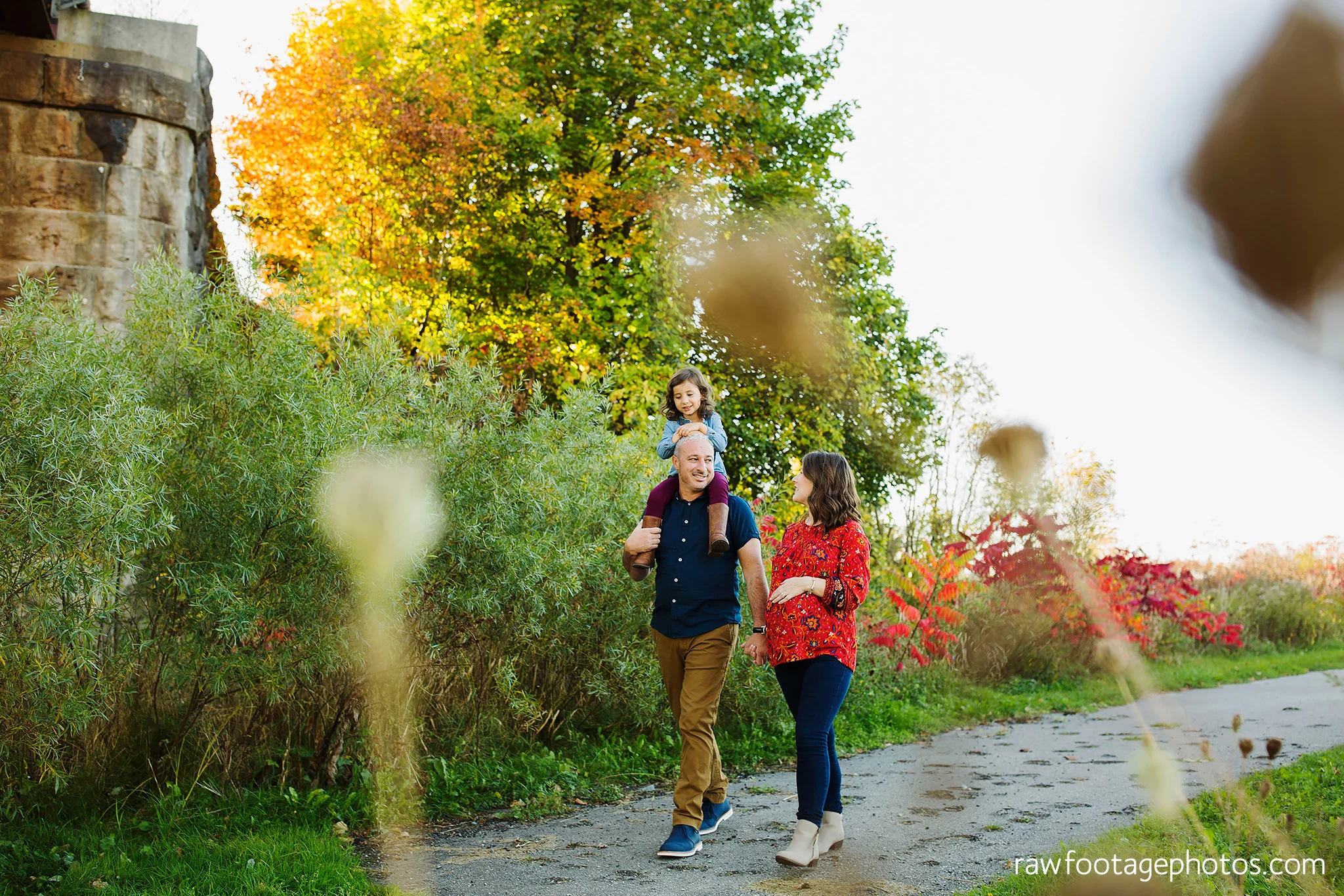 london_ontario_family_photographer-golden_hour_maternity_session-raw_footage_photography033.jpg