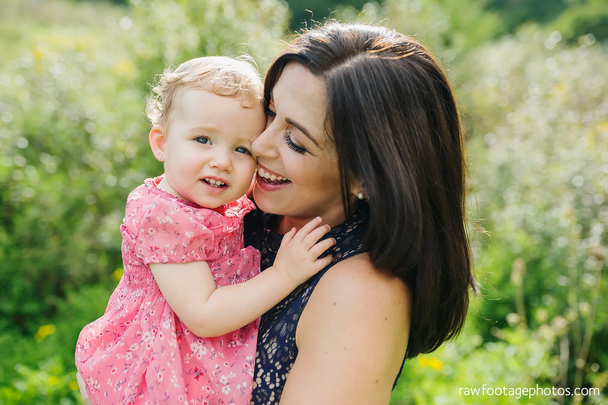London_Ontario_Family_photographer-Fall_Minis-Woods-Forest-Nature-Candid-Lifestyle-Raw_Footage_Photography015.jpg