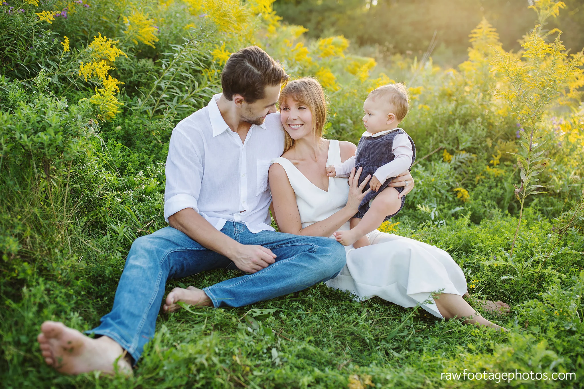 London_Ontario_Family_photographer-Fall_Minis-Woods-Forest-Nature-Candid-Lifestyle-Raw_Footage_Photography026.jpg