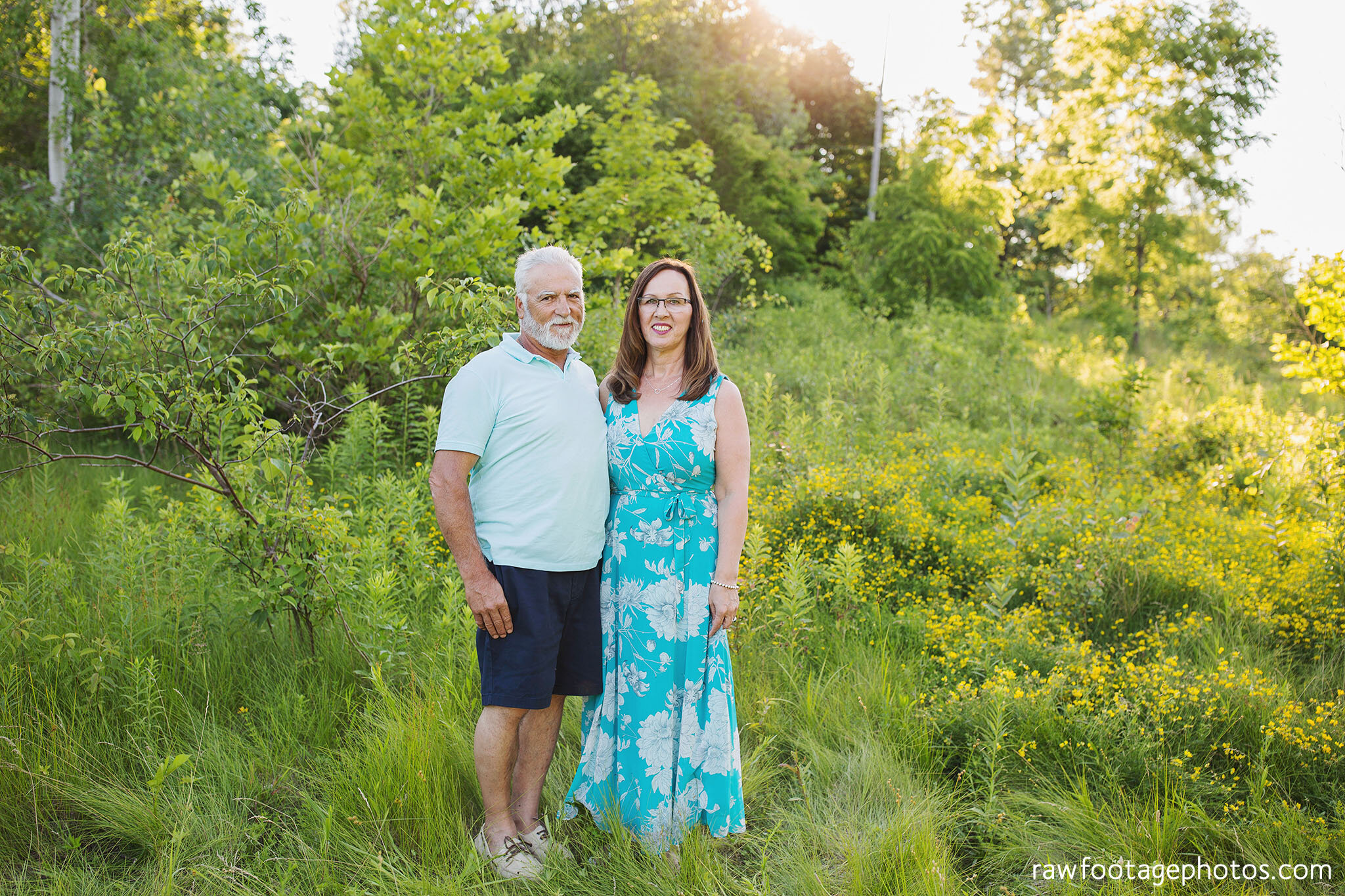 london_ontario_family_photographer-extended_family_session-grandparents-cousins-backyard_session-civic_gardens-raw_footage_photography-003.jpg