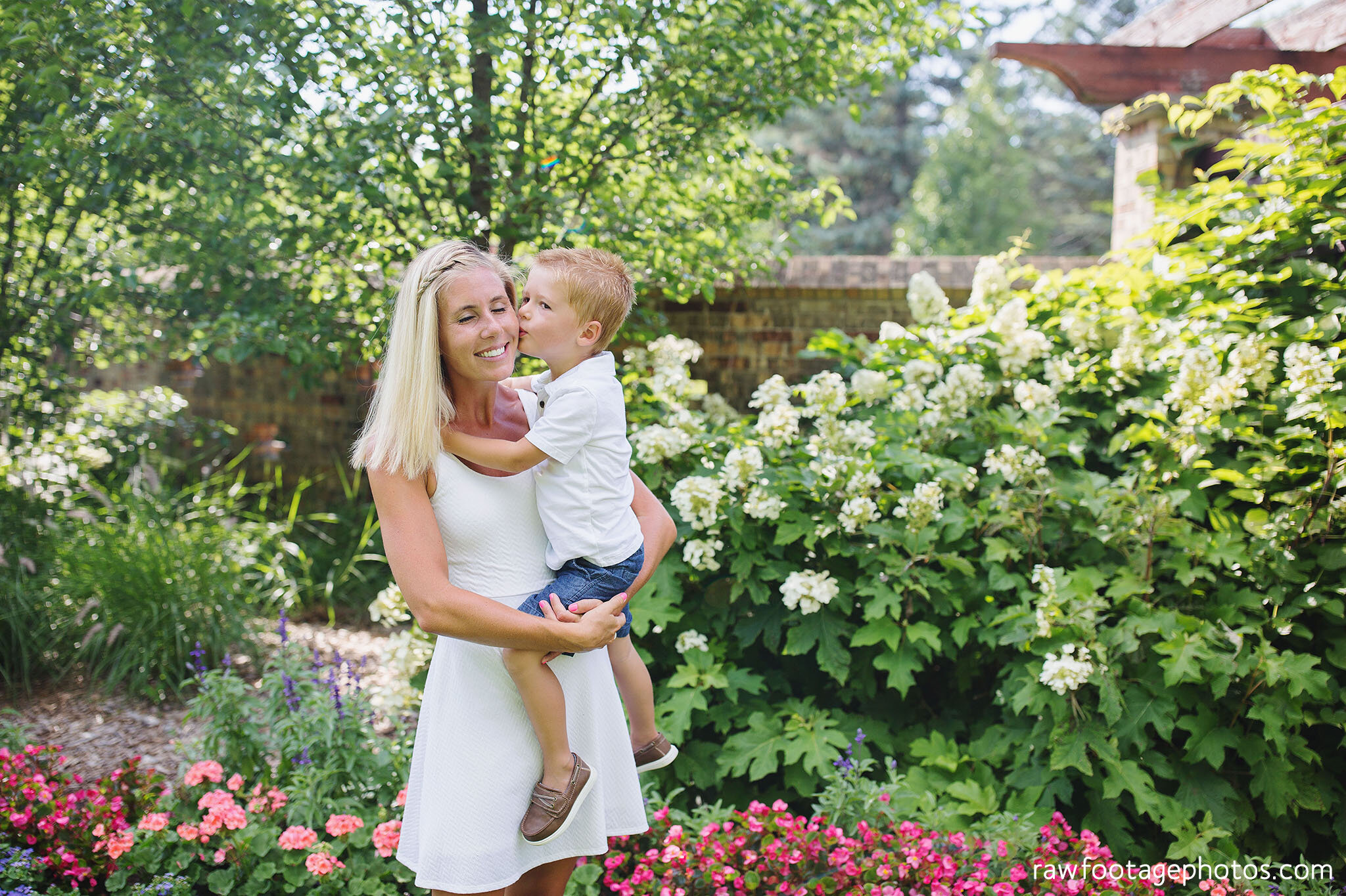 london_ontario_family_photographer-extended_family_session-grandparents-cousins-backyard_session-civic_gardens-raw_footage_photography-023.jpg