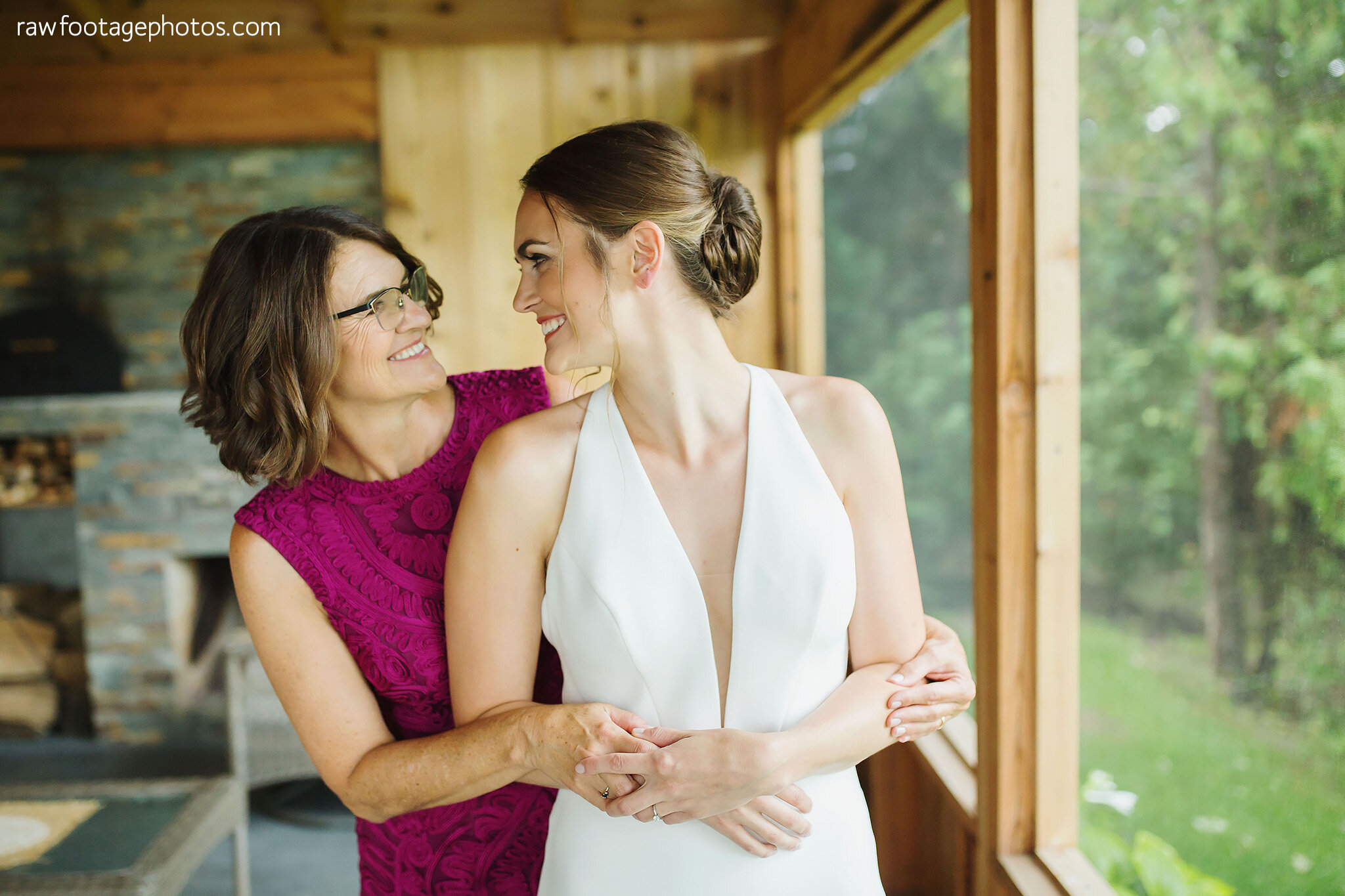 london_ontario_wedding_photographer-backyard_wedding-country_wedding-farm_wedding-first_look-ourdoor_ceremony-barn_reception-raw_footage_photography007.jpg