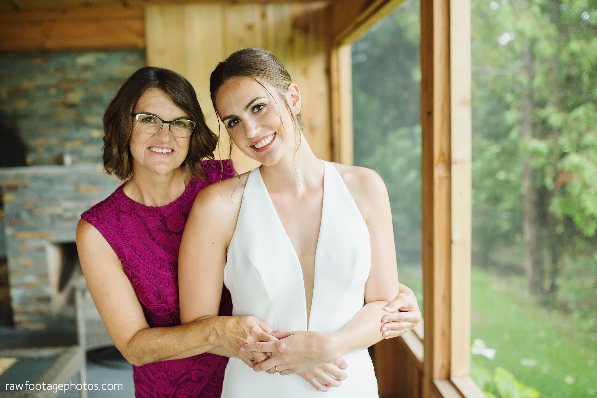 london_ontario_wedding_photographer-backyard_wedding-country_wedding-farm_wedding-first_look-ourdoor_ceremony-barn_reception-raw_footage_photography008.jpg