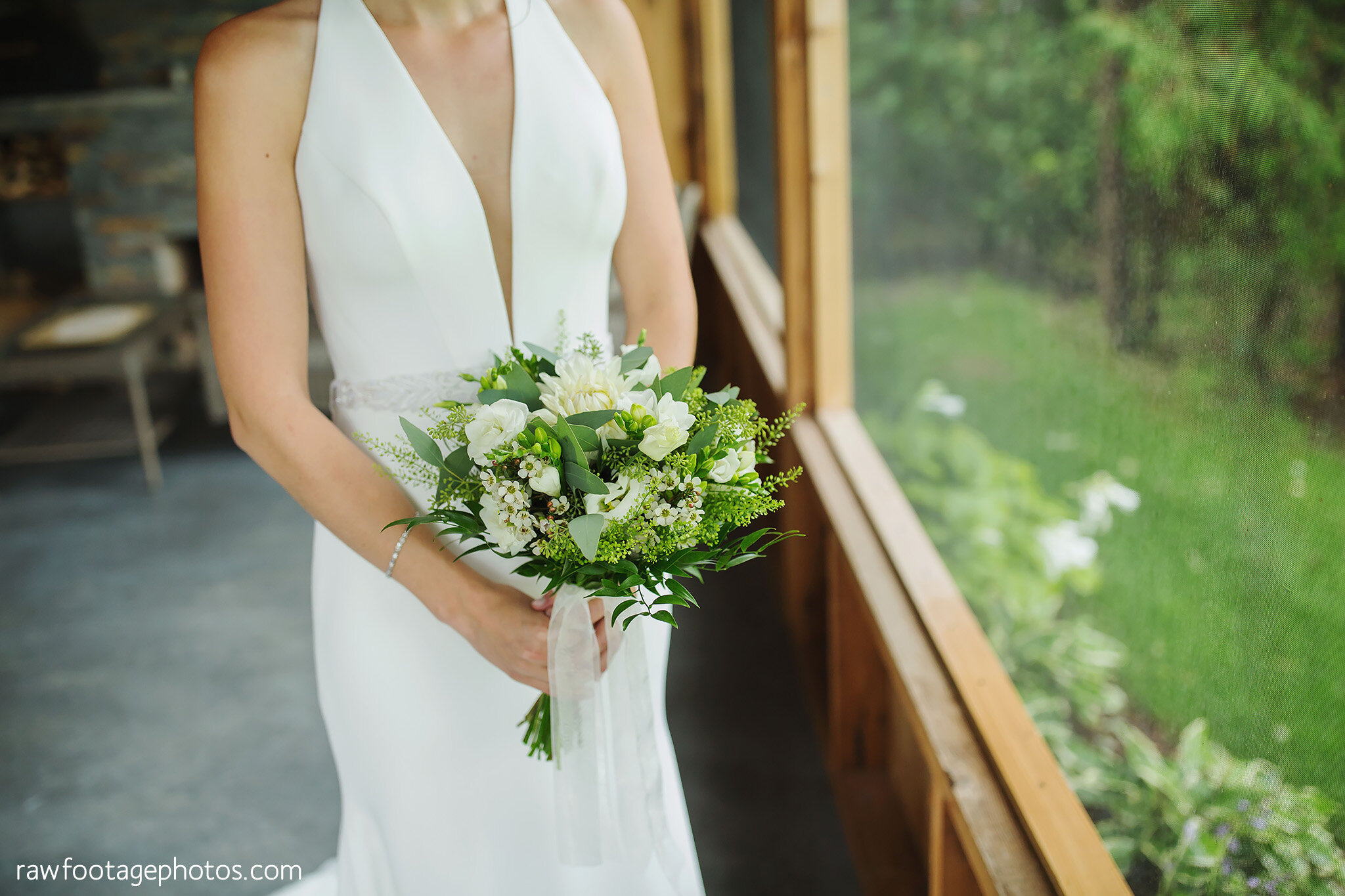 london_ontario_wedding_photographer-backyard_wedding-country_wedding-farm_wedding-first_look-ourdoor_ceremony-barn_reception-raw_footage_photography013.jpg