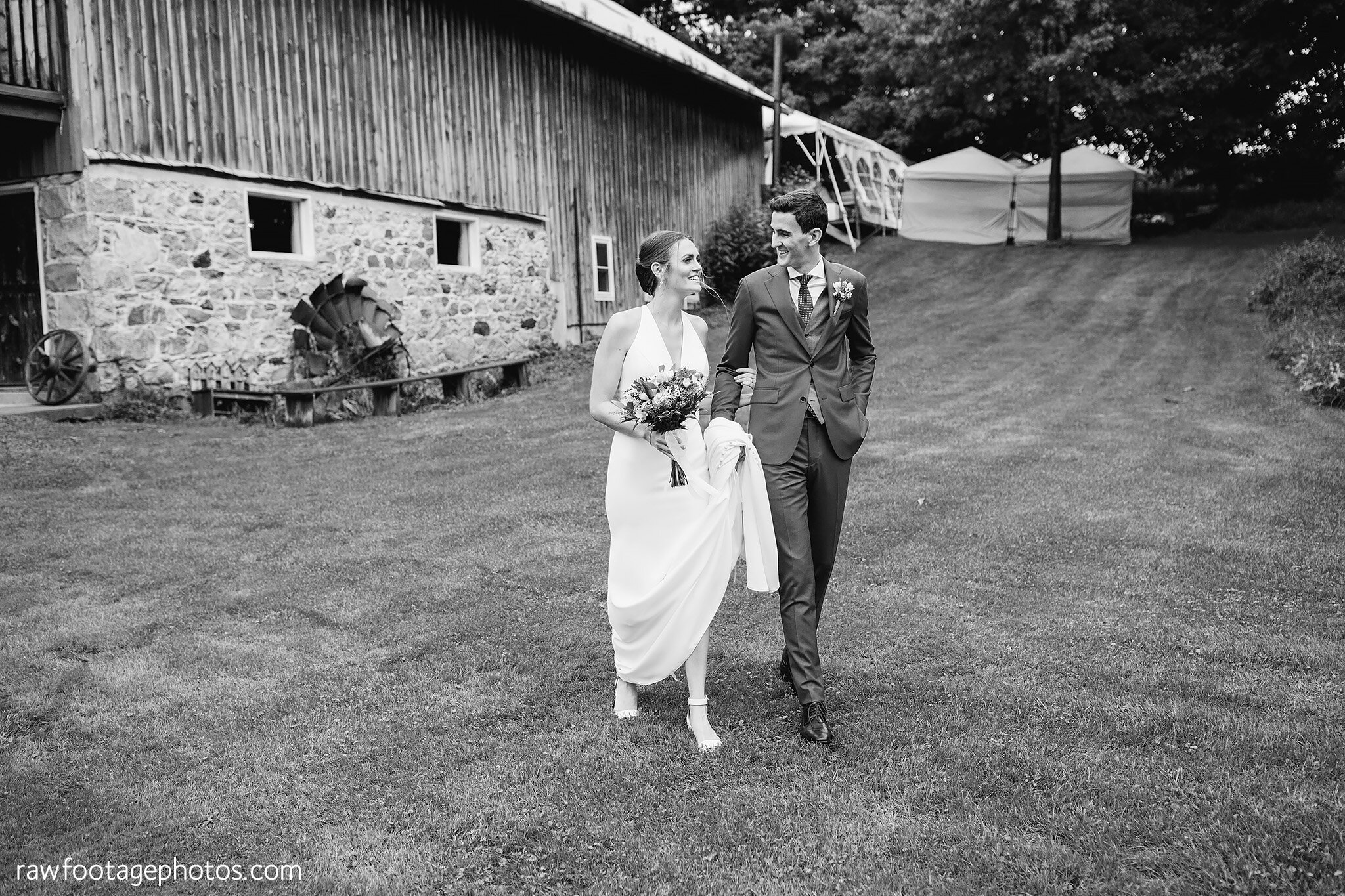 london_ontario_wedding_photographer-backyard_wedding-country_wedding-farm_wedding-first_look-ourdoor_ceremony-barn_reception-raw_footage_photography037.jpg