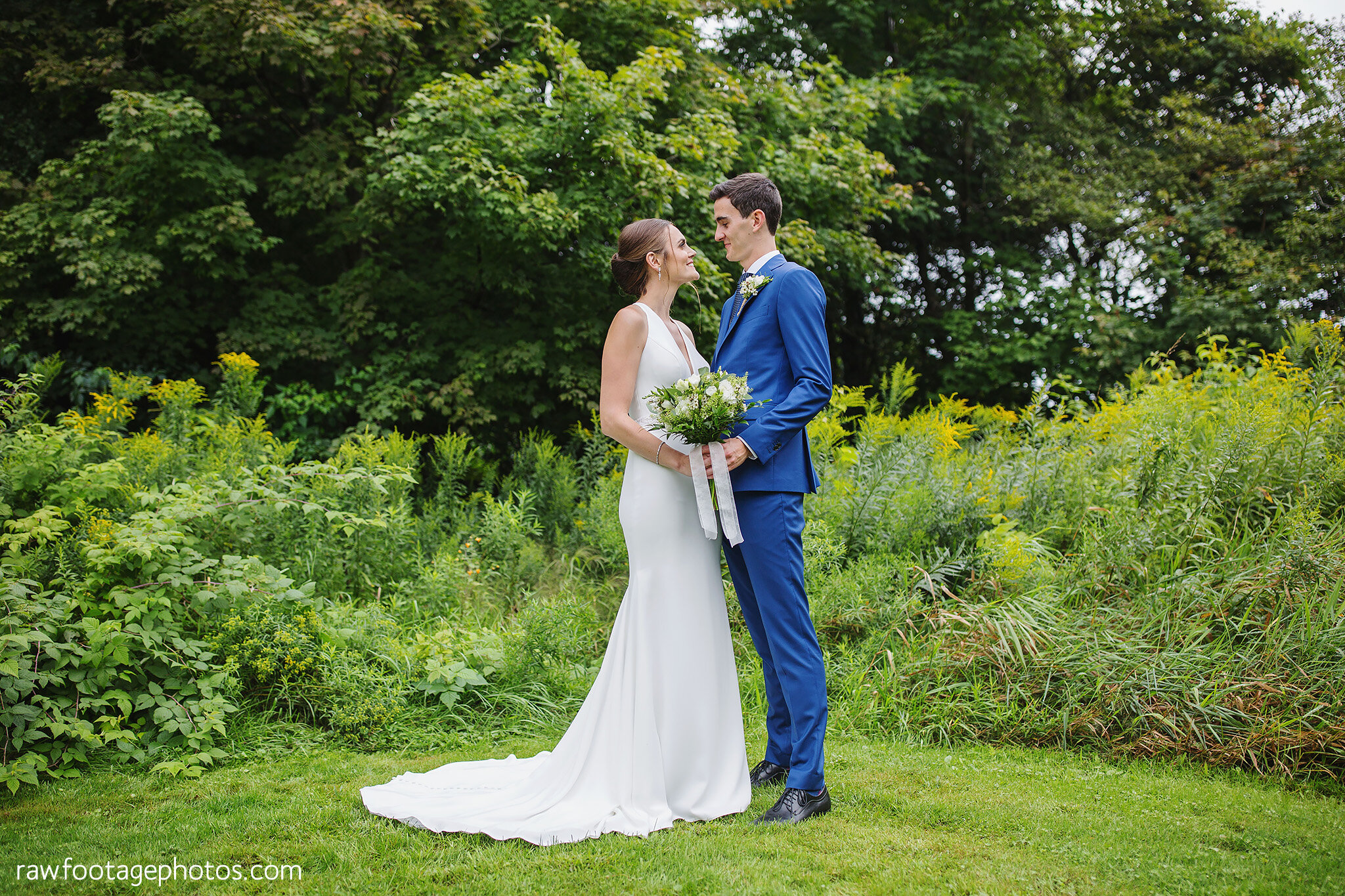 london_ontario_wedding_photographer-backyard_wedding-country_wedding-farm_wedding-first_look-ourdoor_ceremony-barn_reception-raw_footage_photography039.jpg