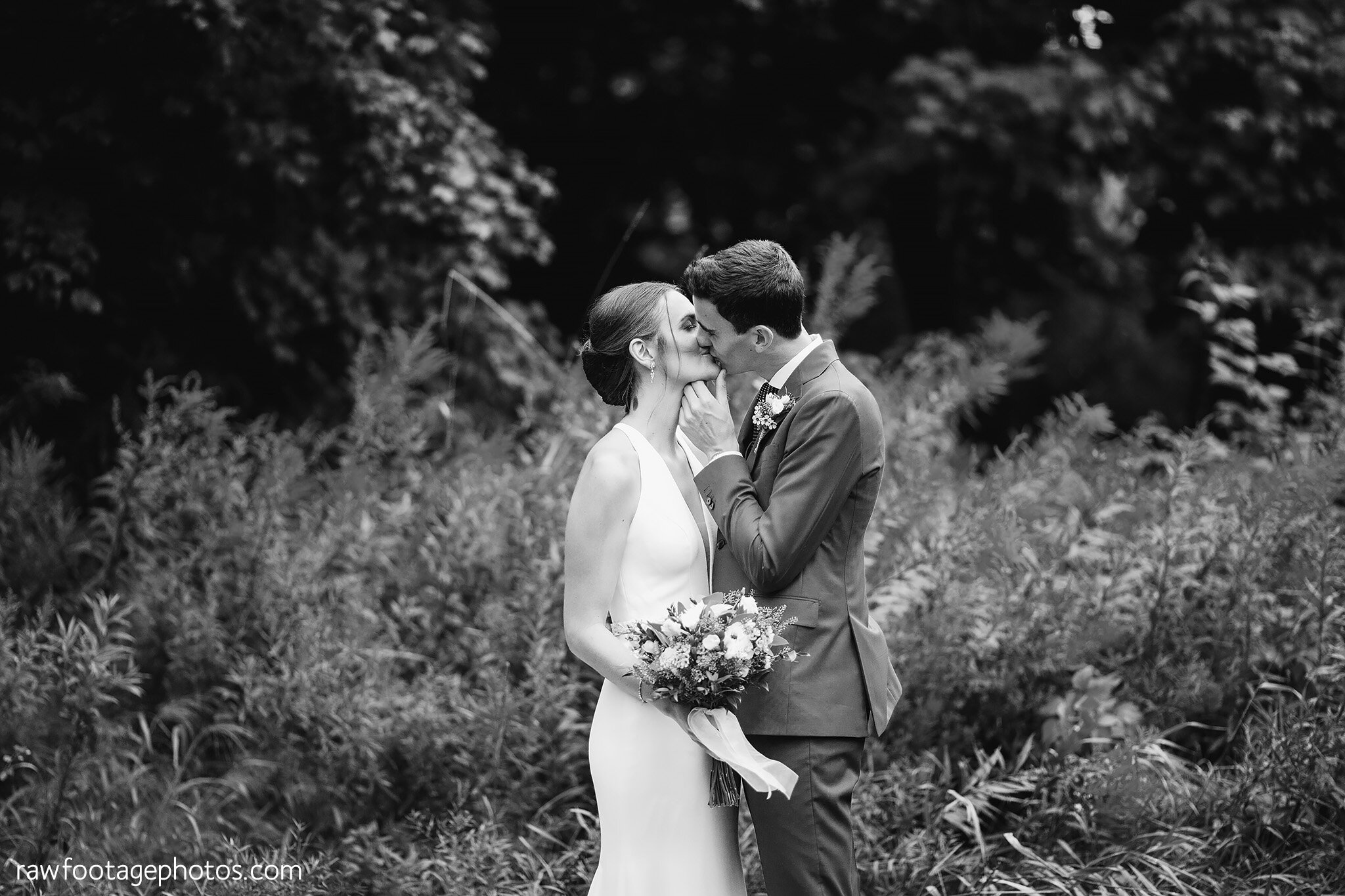 london_ontario_wedding_photographer-backyard_wedding-country_wedding-farm_wedding-first_look-ourdoor_ceremony-barn_reception-raw_footage_photography042.jpg