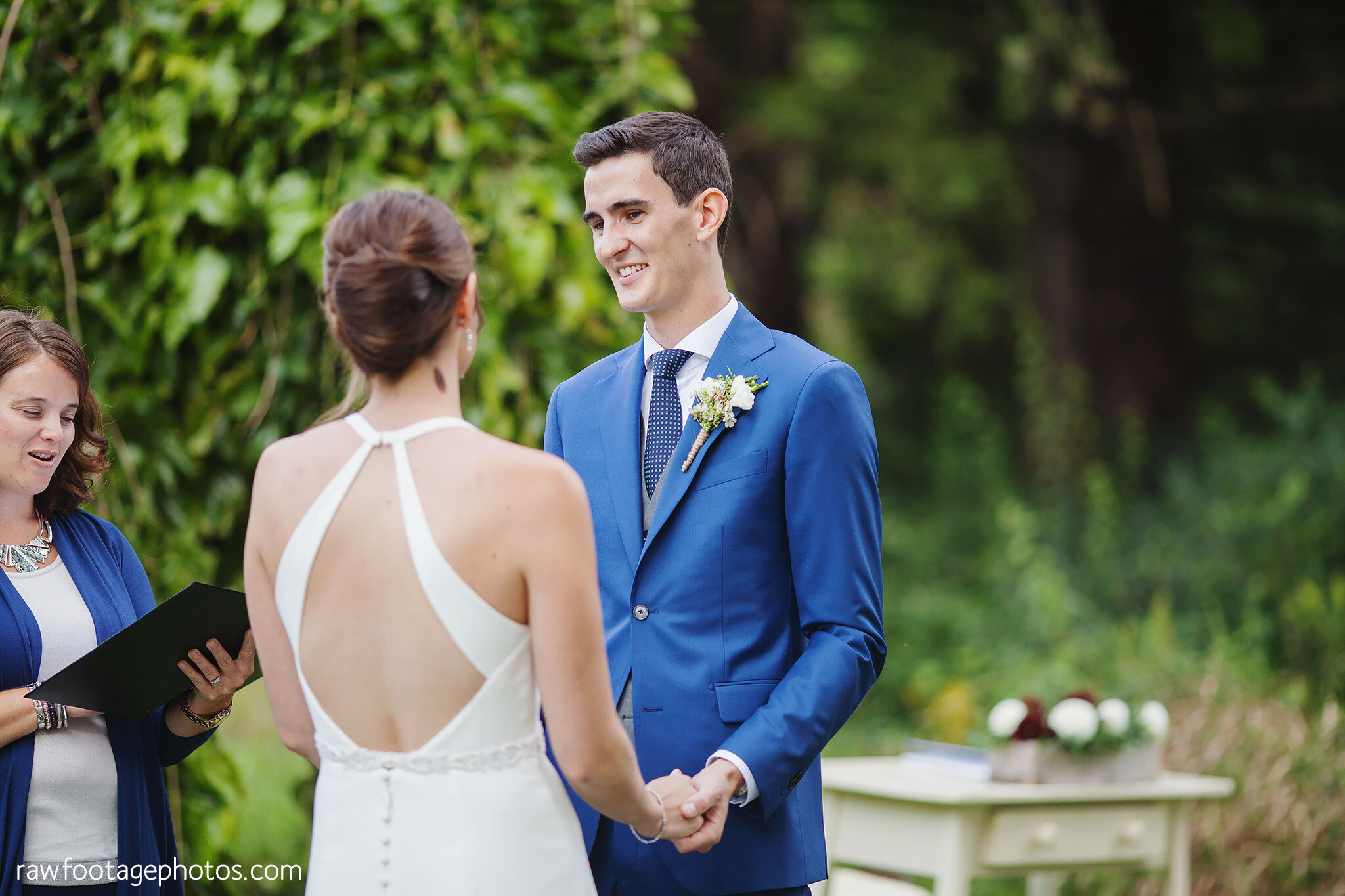 london_ontario_wedding_photographer-backyard_wedding-country_wedding-farm_wedding-first_look-ourdoor_ceremony-barn_reception-raw_footage_photography061.jpg