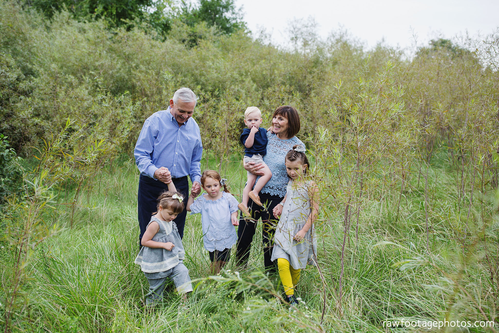 raw_footage_photography-london_ontario_family_photographer-woodsy_extended_family_session-grandparents-025.jpg