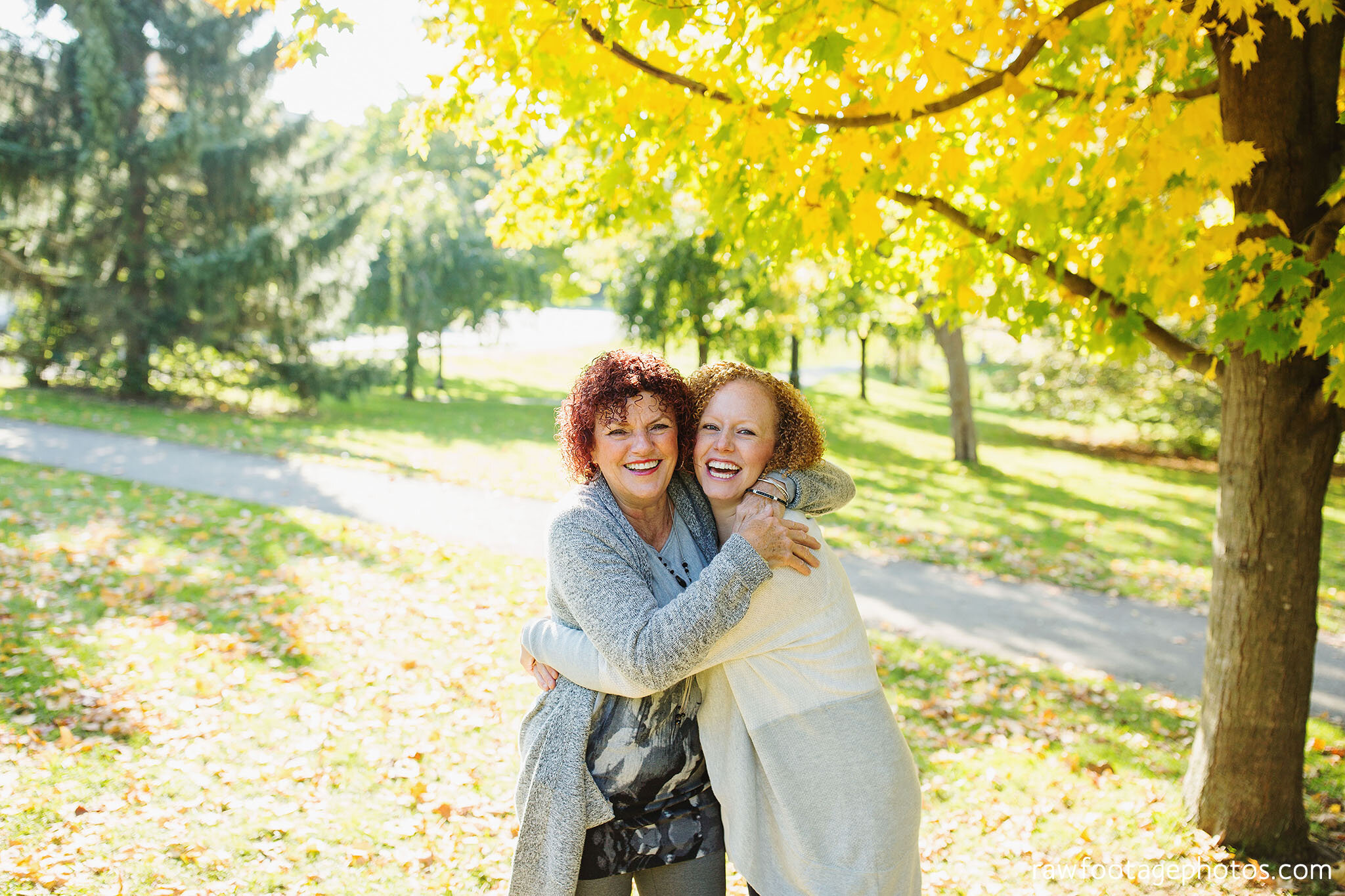 raw_footage_photography-london_ontario_family_photographer-fall_extended_family_session-grandparents-017.jpg