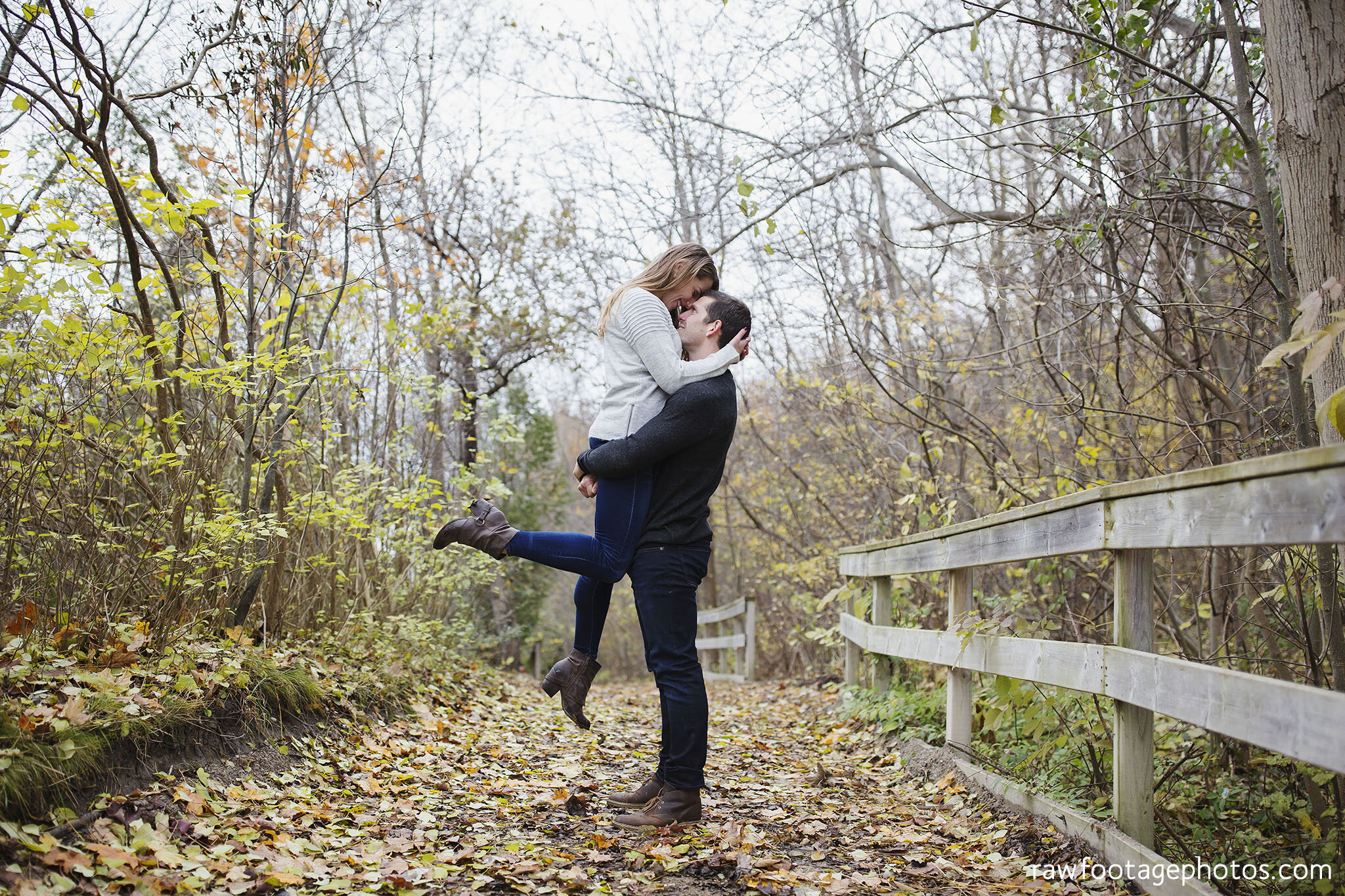 london_ontario_wedding_photographer-goderich_engagement-session-fall_engagement-windy_engagement-raw_footage_photography-015.jpg