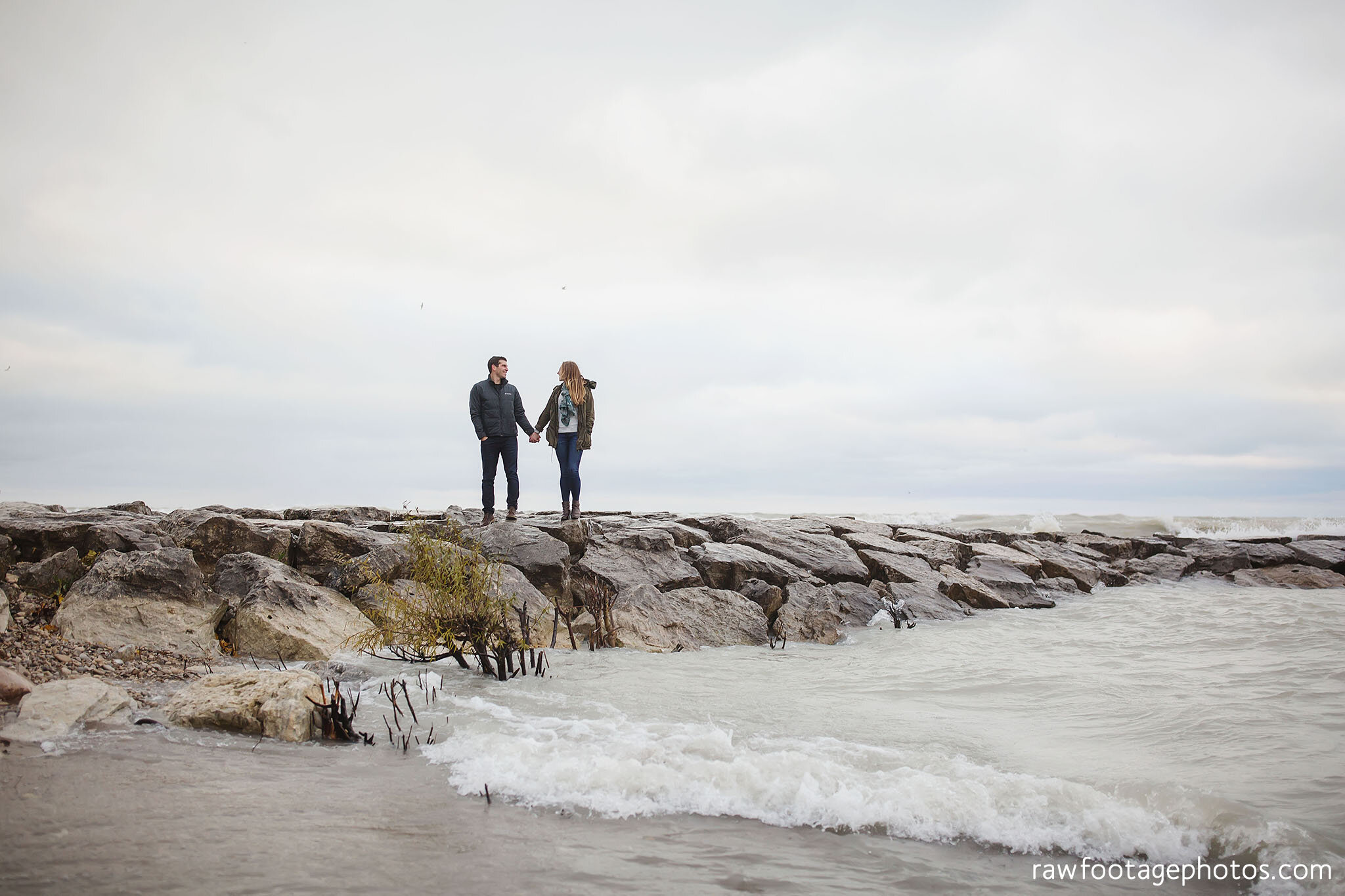 london_ontario_wedding_photographer-goderich_engagement-session-fall_engagement-windy_engagement-raw_footage_photography-017.jpg