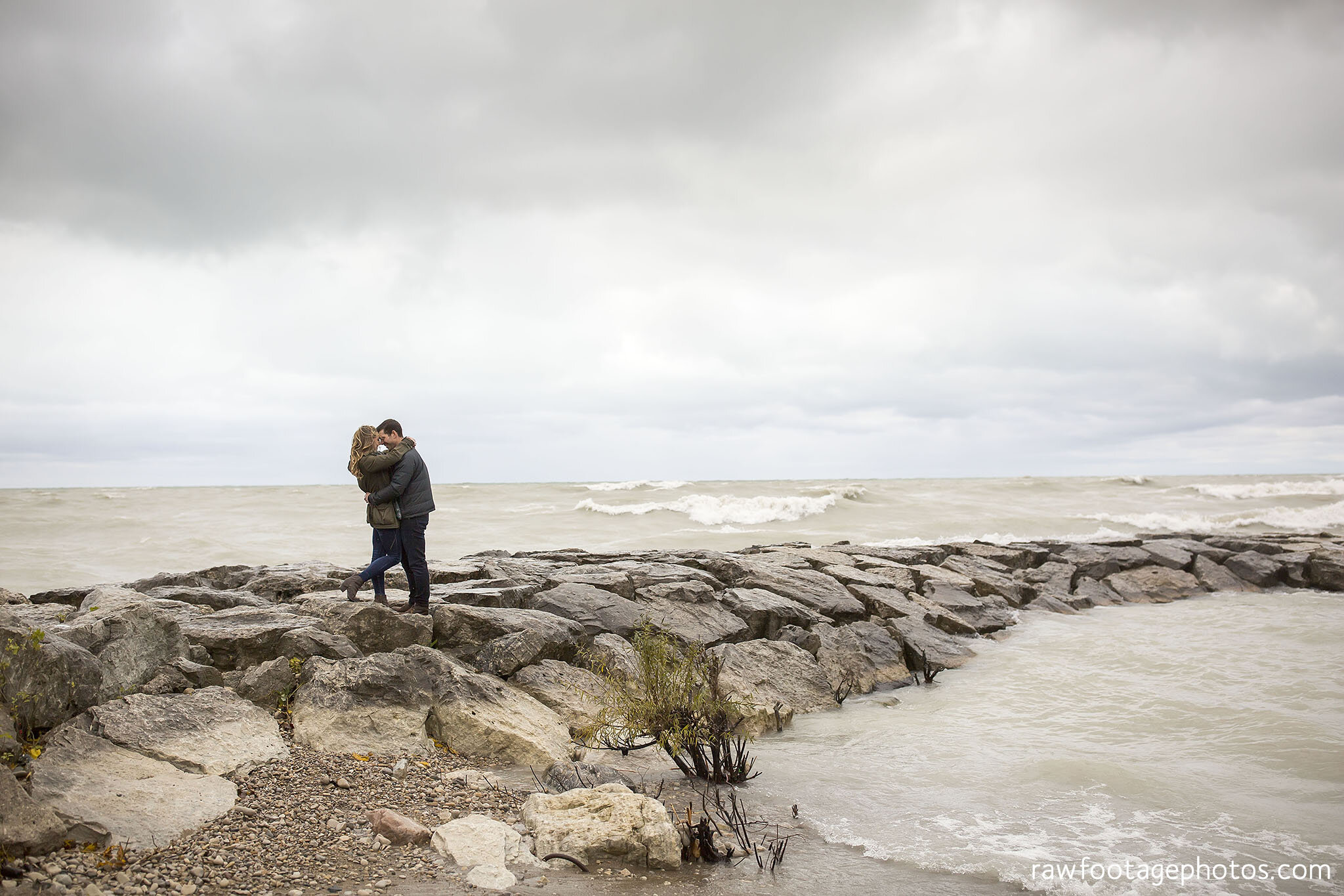 london_ontario_wedding_photographer-goderich_engagement-session-fall_engagement-windy_engagement-raw_footage_photography-020.jpg