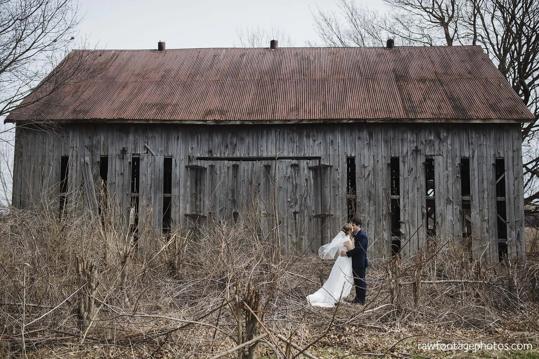 london_ontario_wedding_photographer-raw_footage_photography-london_ontario_micro_wedding-field_wedding_photos_015.jpg