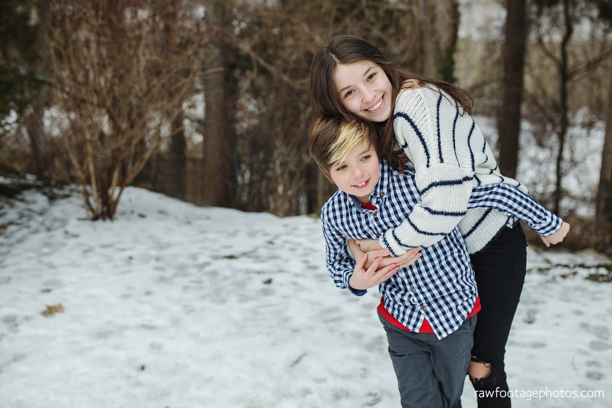 london_ontario_family_photographer-backyard_family_session-winter_family_photos-raw_footage_photography_029.jpg