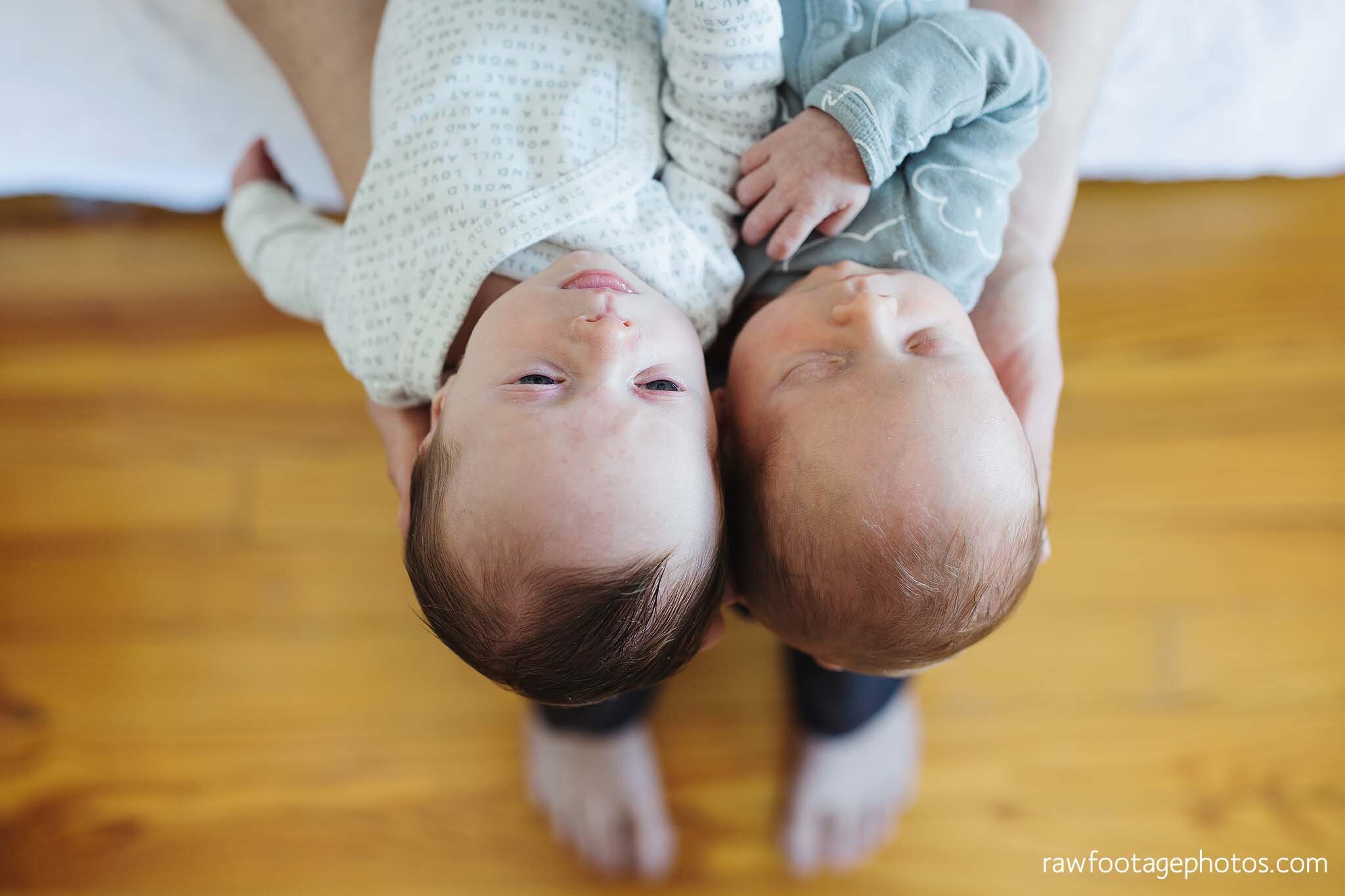 london_ontario_newborn_photographer-newborn_lifestyle_photography-in_home_newborn_session-big_sister-twin_newborn_photos-raw_footage_photography_034.jpg