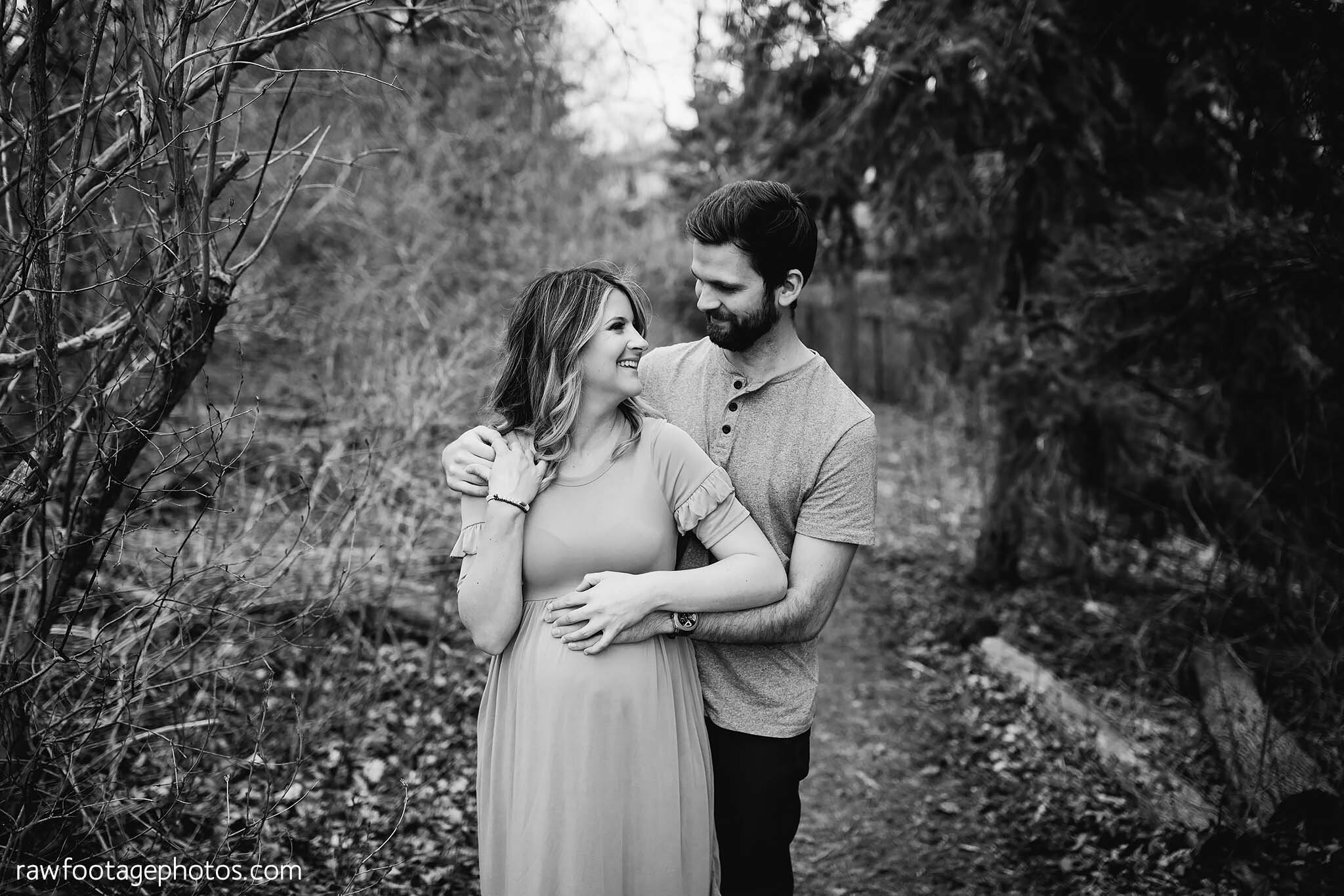 london_ontario_maternity_photographer-raw_footage_photography-in_home_lifestyle_maternity-forest_maternity_session-yellow_maternity_dress_022.jpg