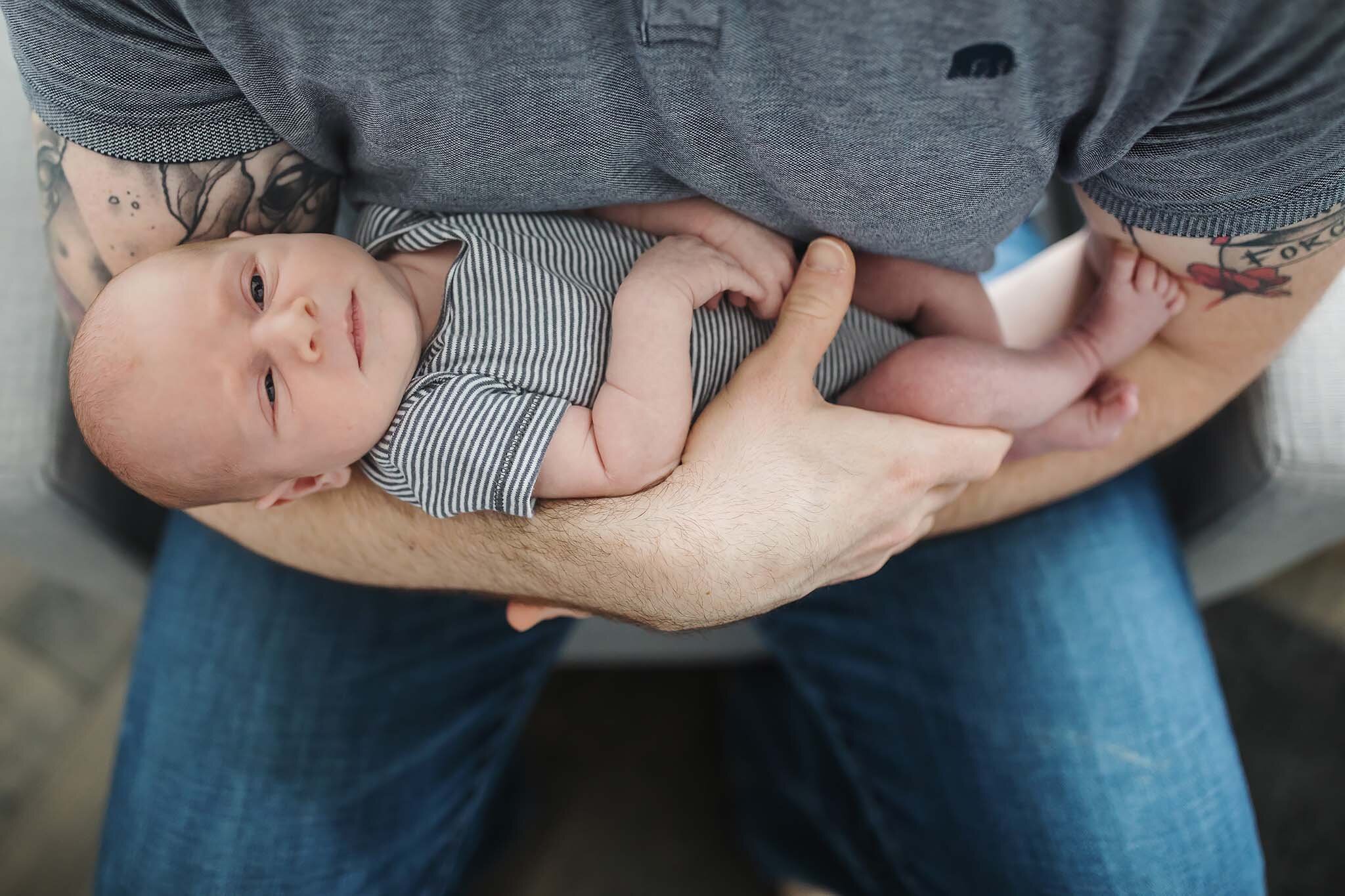 london_ontario_newborn_photographer-in_home_session-lifestyle_newborn_photography-raw_footage_photography_008.jpg