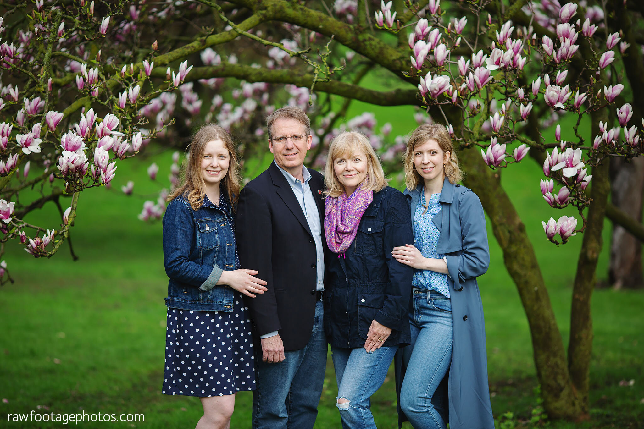london_ontario_family_photographer-raw_footage_photography-spring_blossoms-extended_family_session-magnolia-blossoms_008.jpg