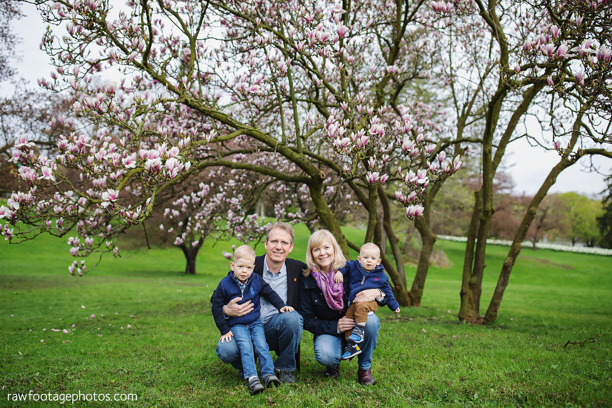 london_ontario_family_photographer-raw_footage_photography-spring_blossoms-extended_family_session-magnolia-blossoms_011.jpg