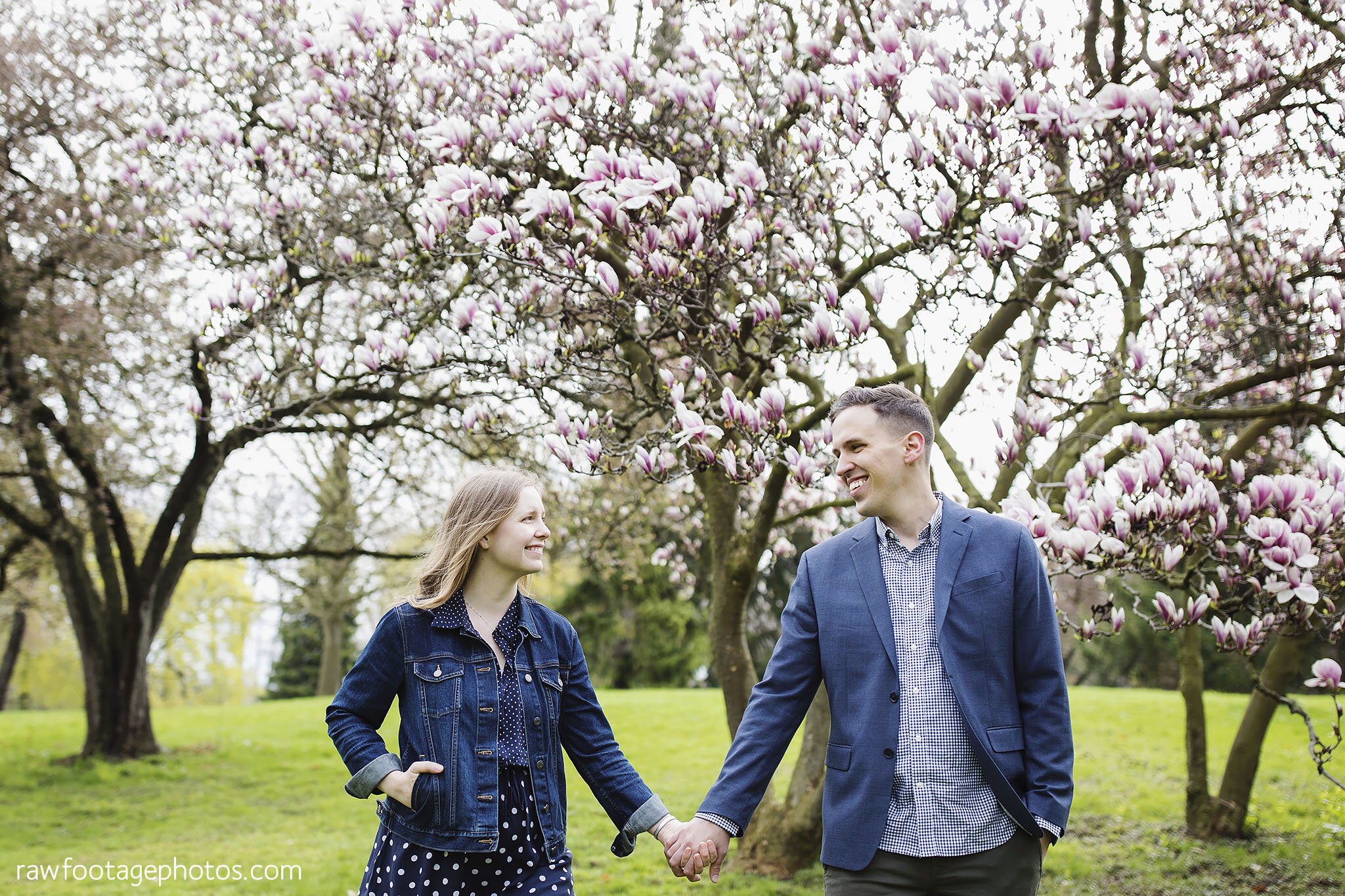 london_ontario_family_photographer-raw_footage_photography-spring_blossoms-extended_family_session-magnolia-blossoms_016.jpg