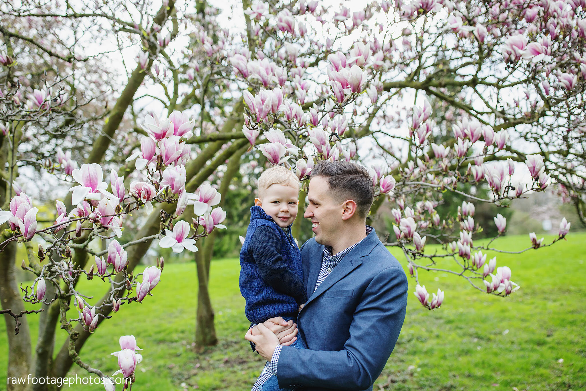 london_ontario_family_photographer-raw_footage_photography-spring_blossoms-extended_family_session-magnolia-blossoms_022.jpg
