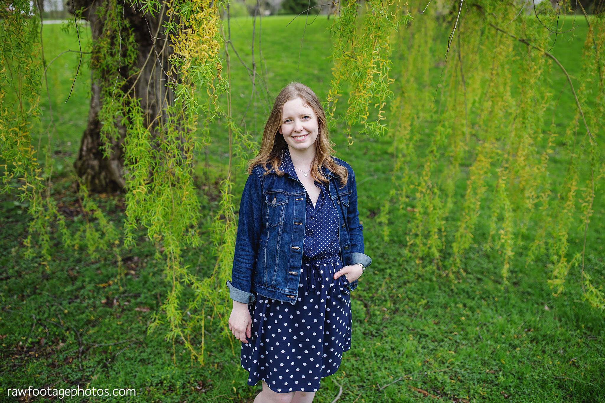 london_ontario_family_photographer-raw_footage_photography-spring_blossoms-extended_family_session-magnolia-blossoms_027.jpg