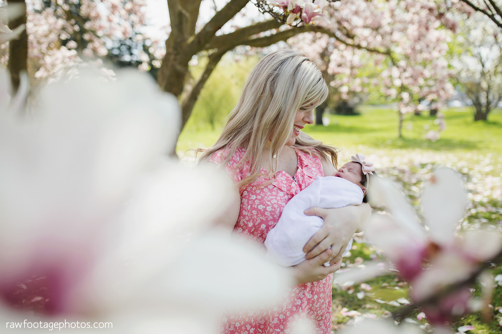 london_ontario_family_photographer-spring_blossoms-newborn_session-magnolia_blossoms-springbank_park-raw_footage_photography_007.jpg